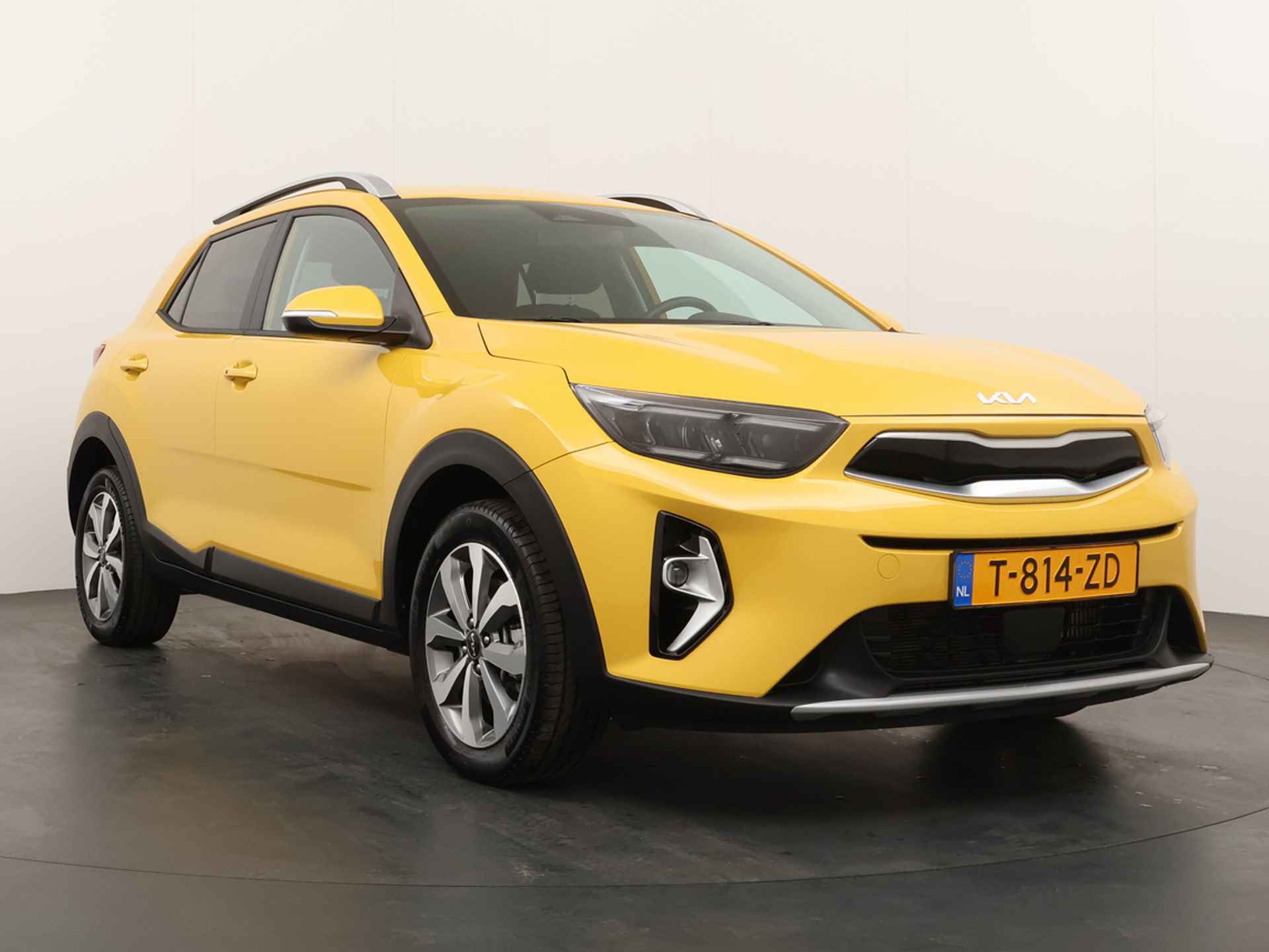 Kia Stonic 1.0 T-GDi MHEV DynamicPlusLine - Navigatie - LED koplampen - Camera - Apple Carplay/Android Auto - Fabrieksgarantie tot 10-2030 - 12/49