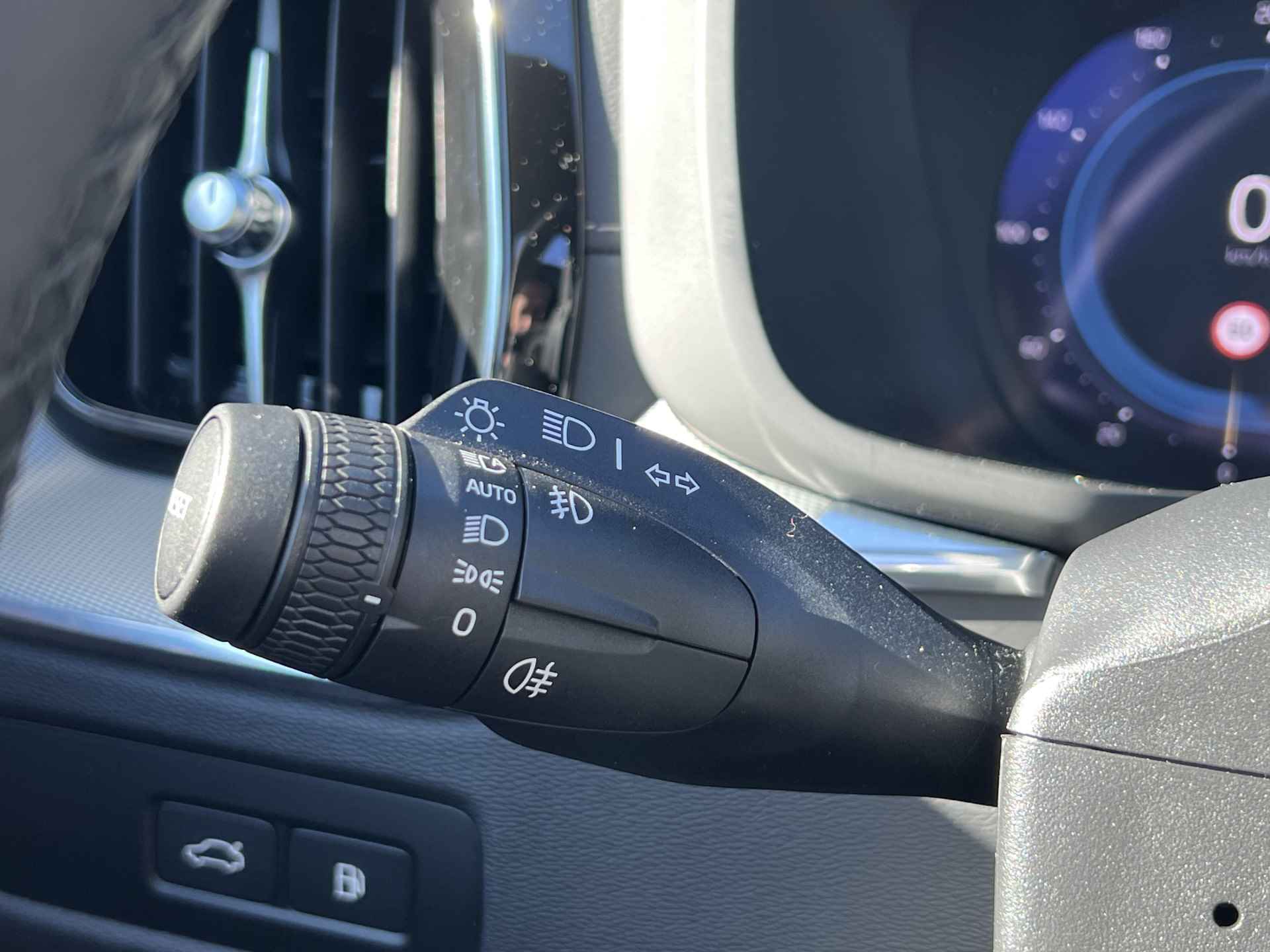 Volvo XC60 Recharge T6 AWD Ultimate Dark | Luchtvering | 360 Camera | Harman/Kardon | Panoramadak | 22 Inch | Head-up Display - 31/51