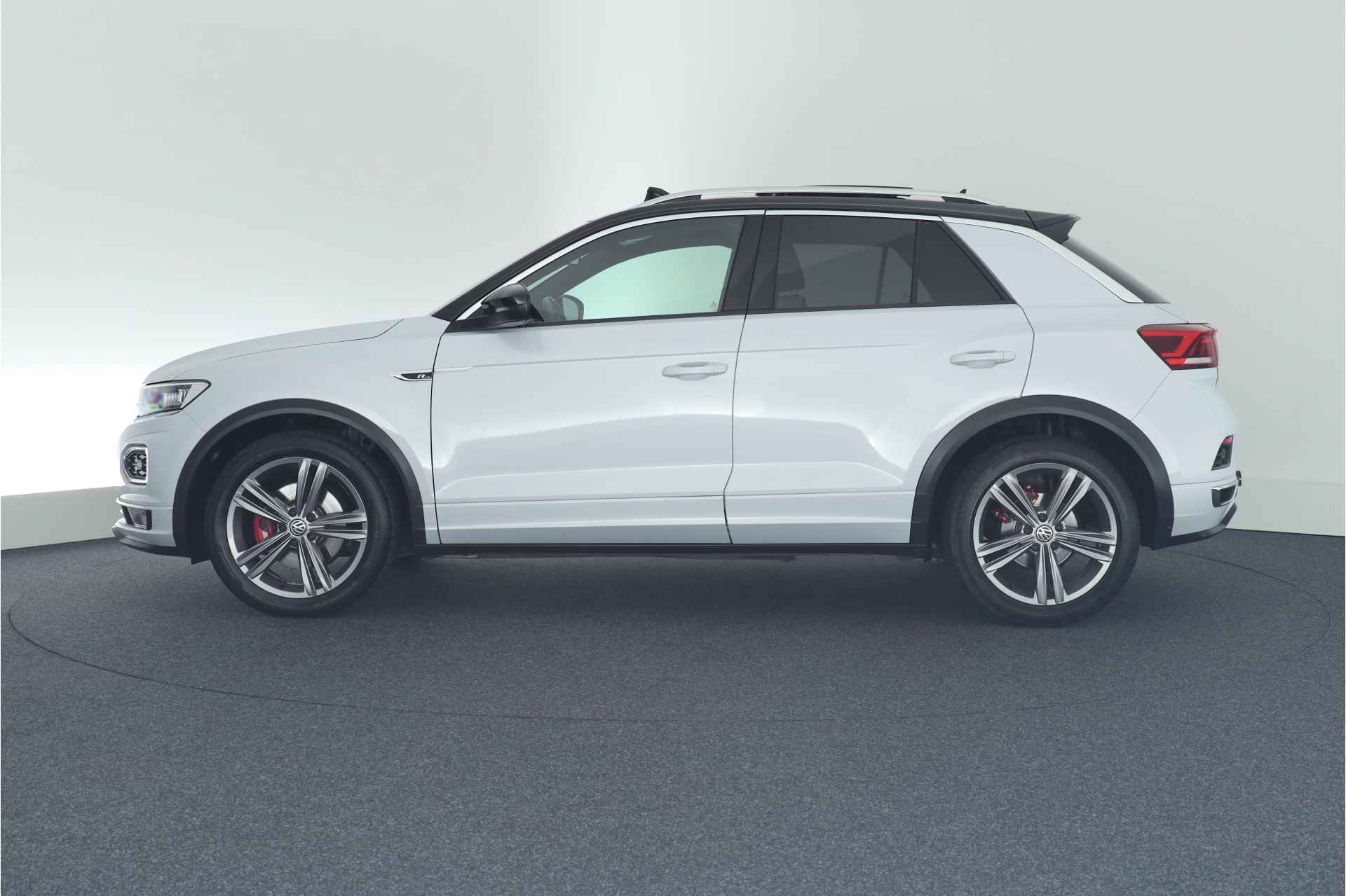 Volkswagen T-Roc 1.5 TSI 150pk DSG R-Line Sport Trekhaak Keyless Stoelverwarming Virtual Cockpit Navigatie - 7/49