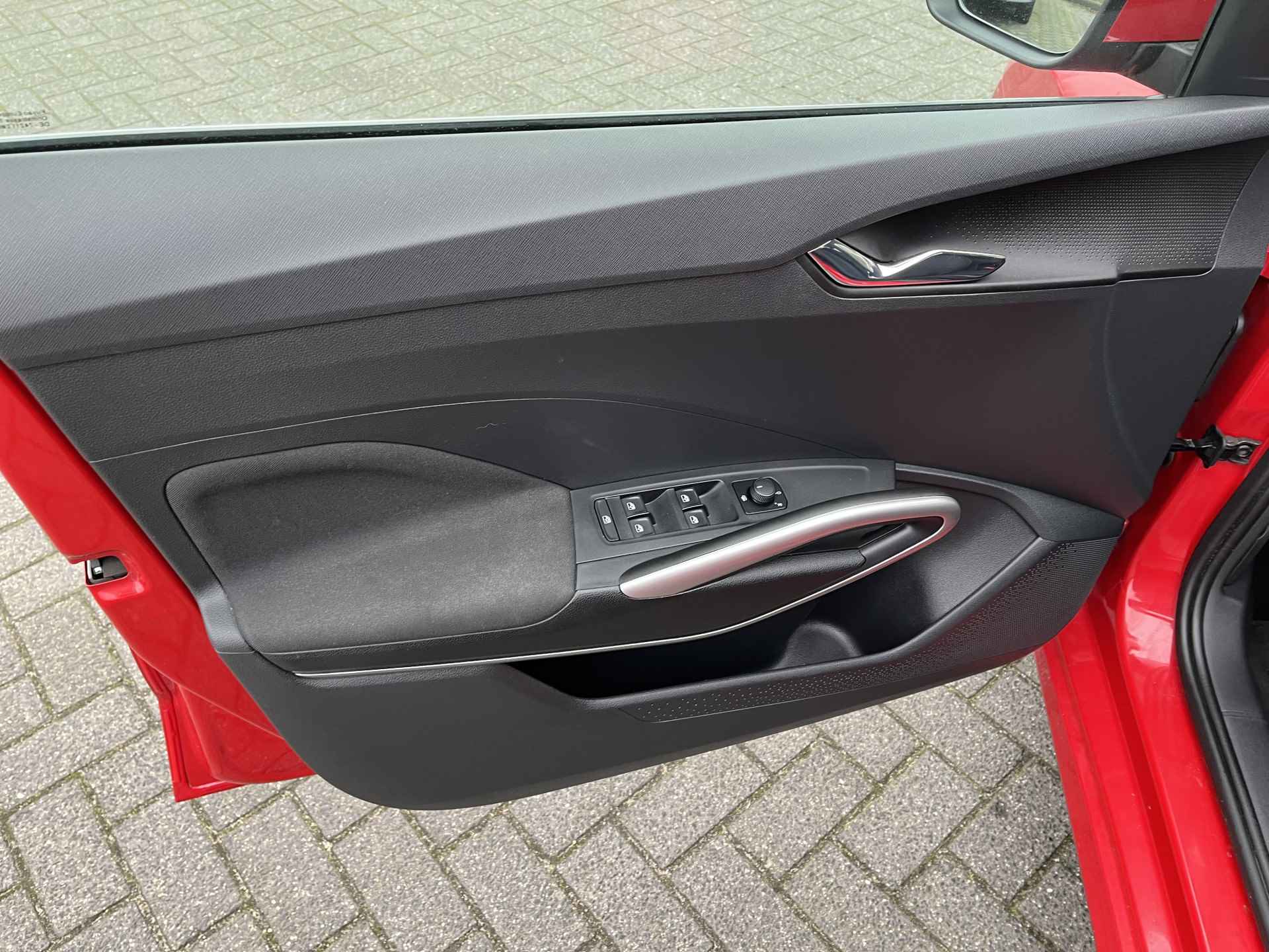 Škoda Fabia 1.0 TSI Ambition DSG Automaat Navigatie / Carplay / LED / LM Velgen / Parkeersensoren - 26/38