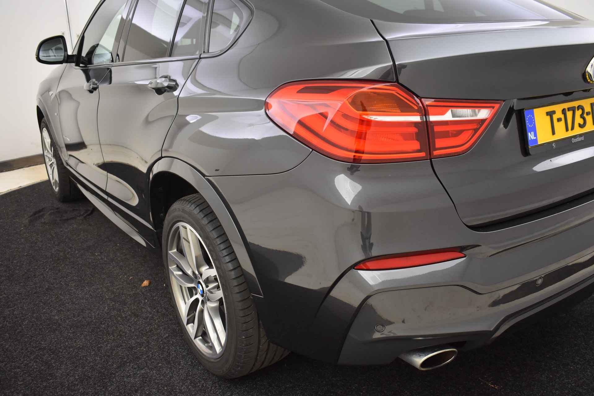 BMW X4 xDrive20d High Executive M Sport Automaat / Trekhaak / Sportstoelen / Stoelverwarming / Achteruitrijcamera / Xenon / Cruise Control / Navigatie Professional - 9/39