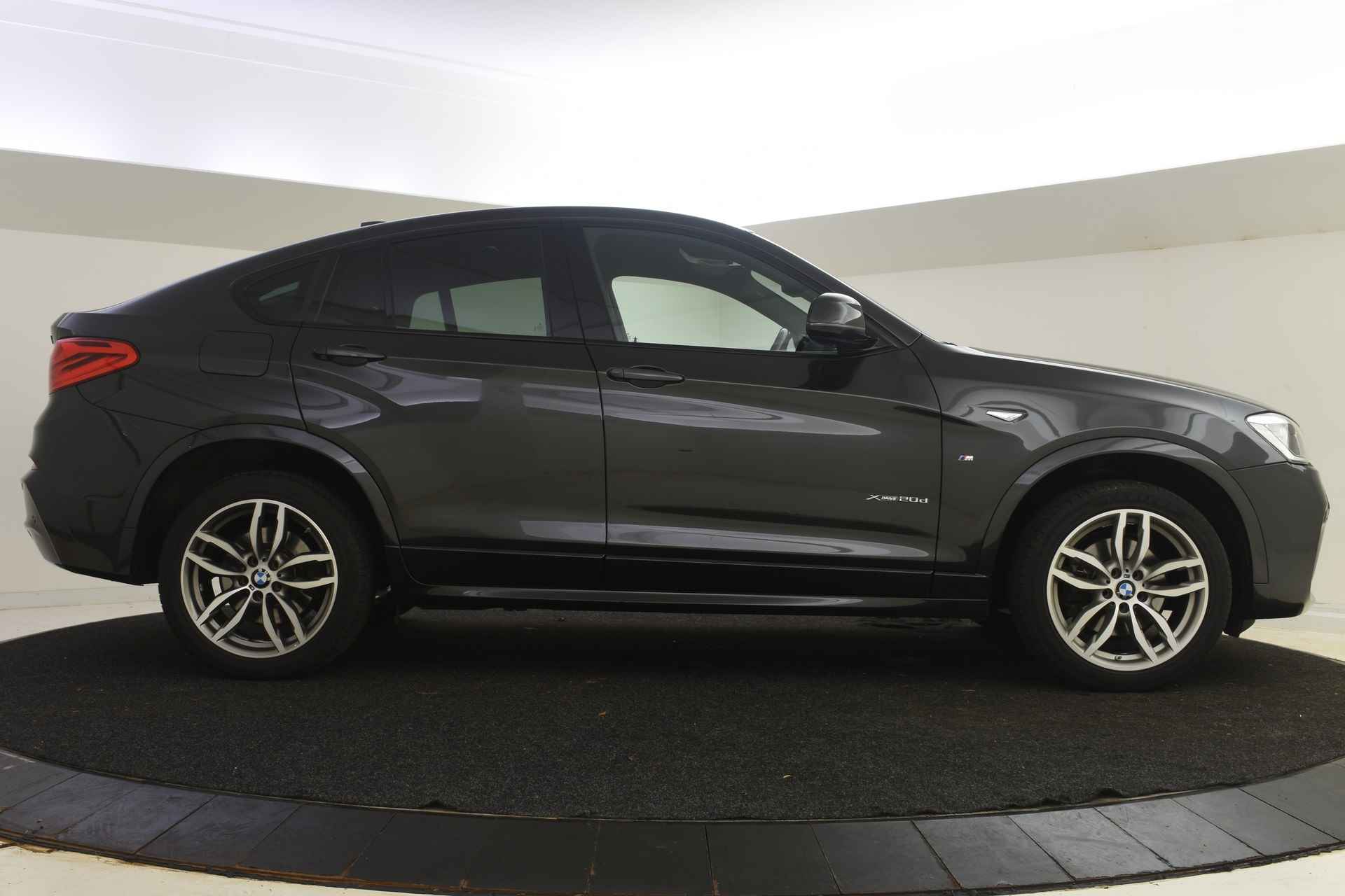 BMW X4 xDrive20d High Executive M Sport Automaat / Trekhaak / Sportstoelen / Stoelverwarming / Achteruitrijcamera / Xenon / Cruise Control / Navigatie Professional - 13/39