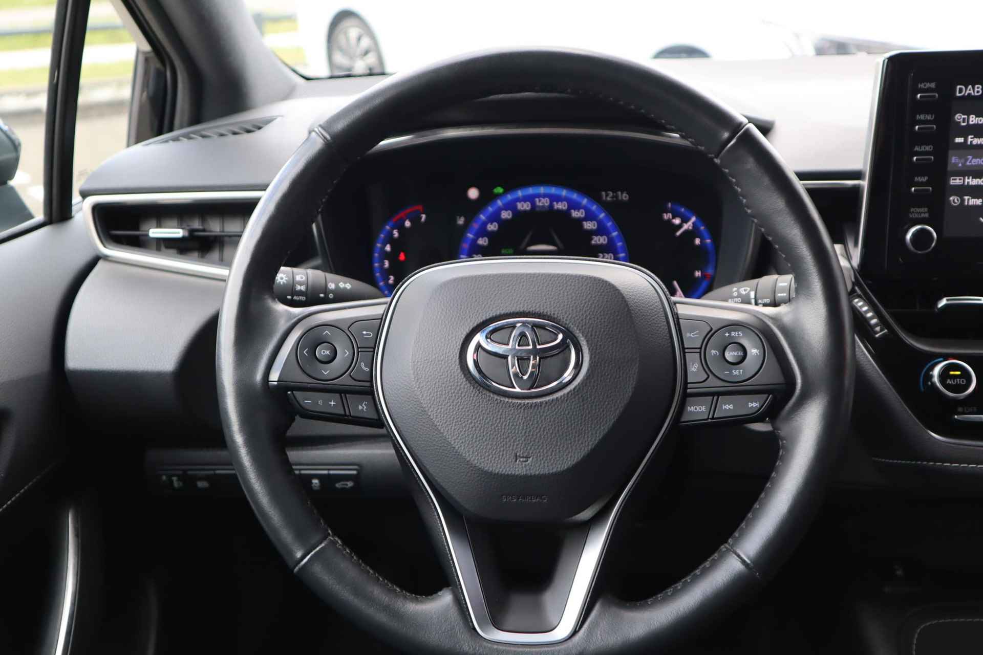 Toyota Corolla Touring Sports 1.8 Hybrid Dynamic APPLE/ANDROID STOEL/STUURVERW. CAMERA AD-CRUISE PRIVACY-GLASS LM-VELGEN - 11/31