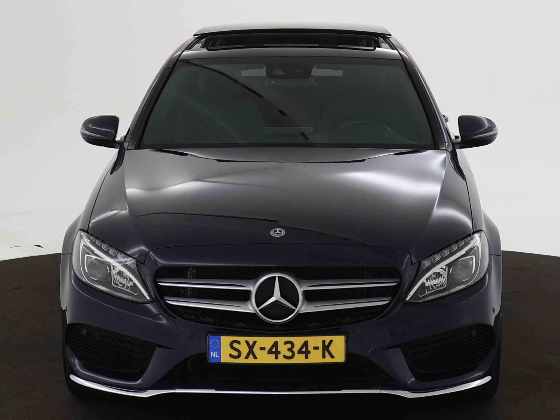 Mercedes-Benz C-Klasse 180 AMG Sportpakket | Panoramadak | Leder | Dode Hoek Ass | Comand Navigatie | Parkeerpakket met Camera | LED | - 29/46