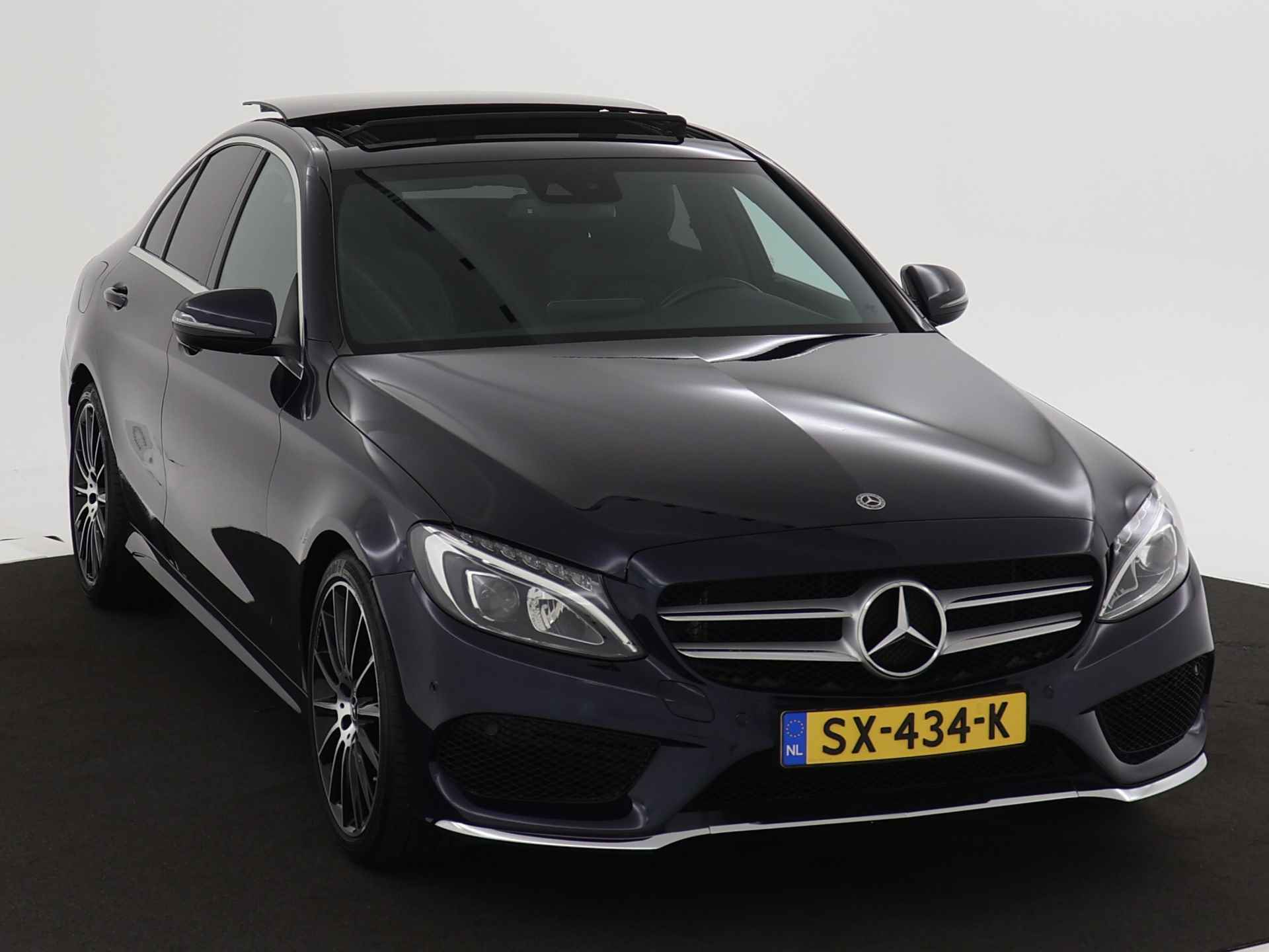 Mercedes-Benz C-Klasse 180 AMG Sportpakket | Panoramadak | Leder | Dode Hoek Ass | Comand Navigatie | Parkeerpakket met Camera | LED | - 30/46