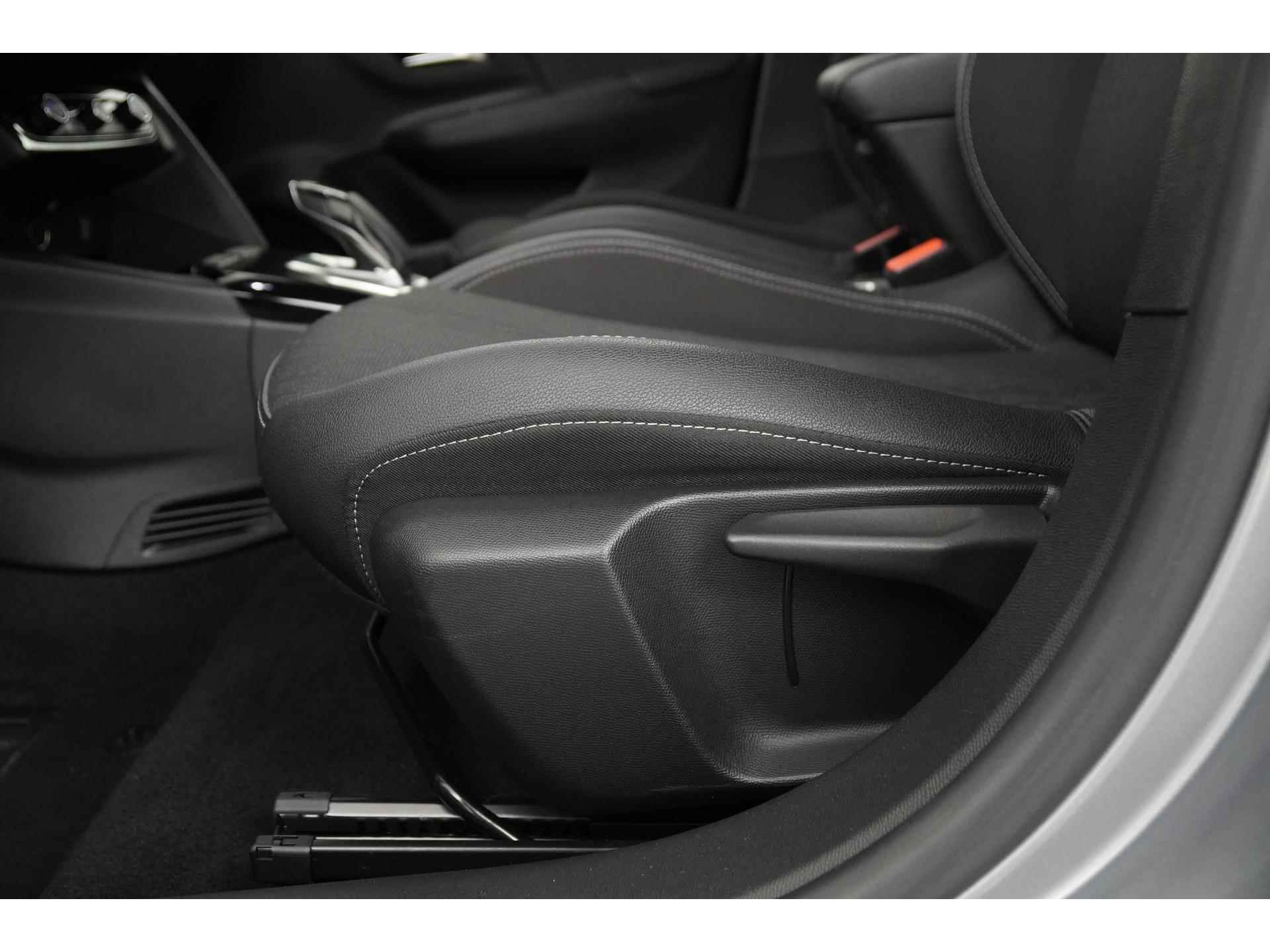 Opel Corsa-e Elegance 50 kWh | 20.945,- na subsidie Opel CORSA-E Elegance 50 kWh | 21.945,- na subsidie | Digital Cockpit | Apple/Android Carplay | Navigatie | Zondag Open! - 30/45