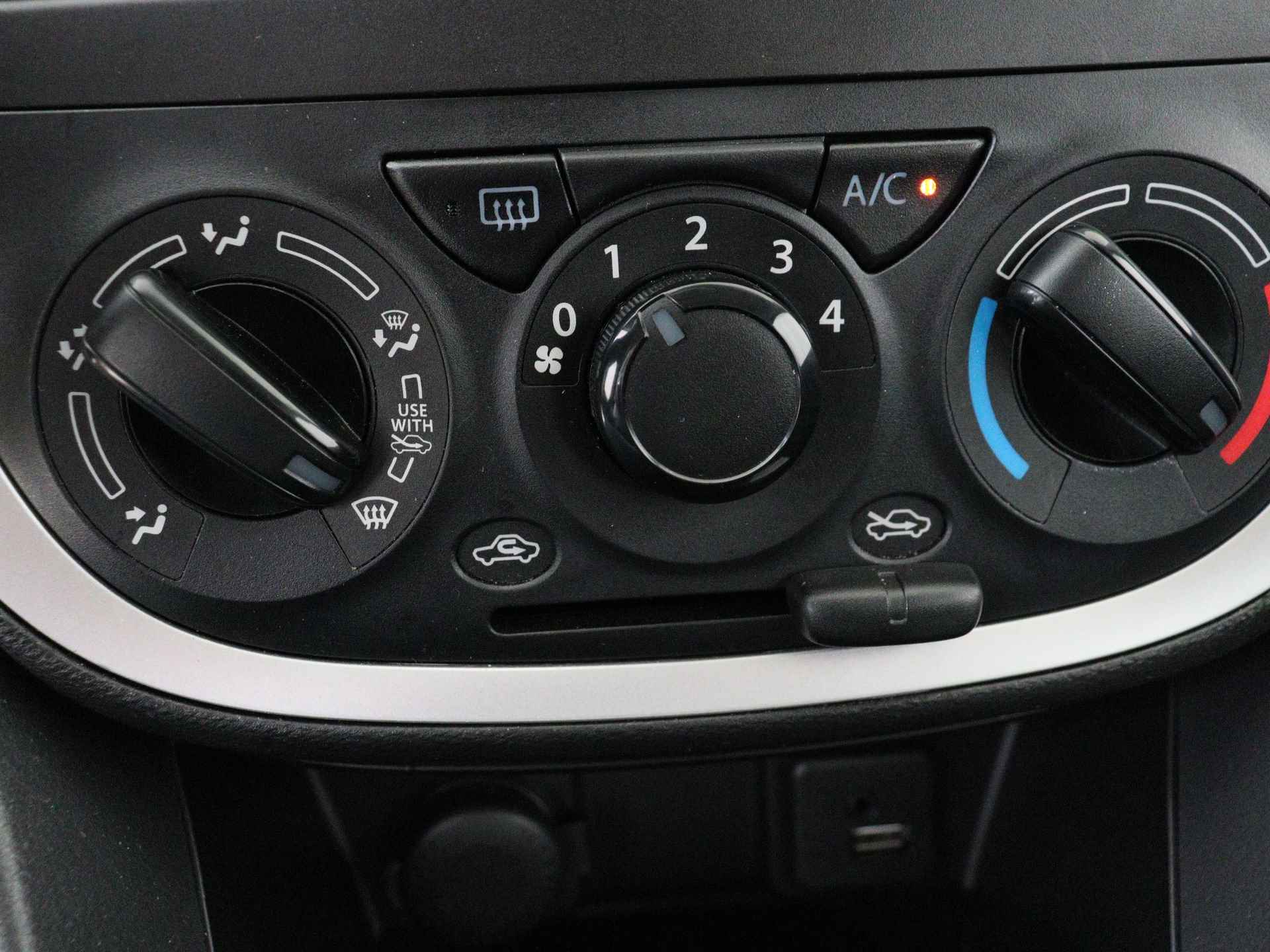 Suzuki Celerio 1.0 Exclusive Automaat I Navigatie I 5 Deurs I Hoge Zit I Zuinig I Centrale vergrendeling met afstandsbediening I 1e Eigenaar I Volledig dealer onderhouden I Armsteun I - 10/37