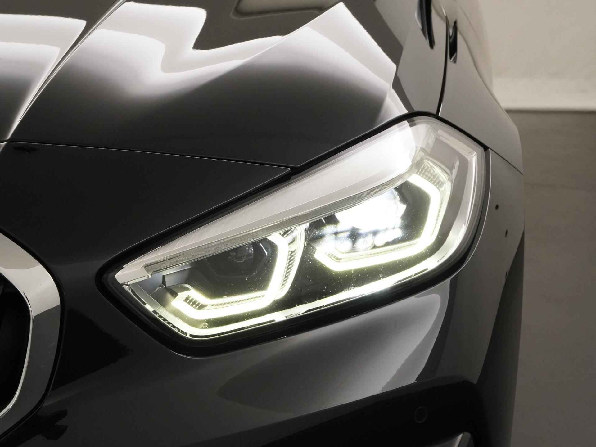 BMW 1-serie 118i Executive Sport Shadow Line | Panoramadak | Zondag Open! - 20/41