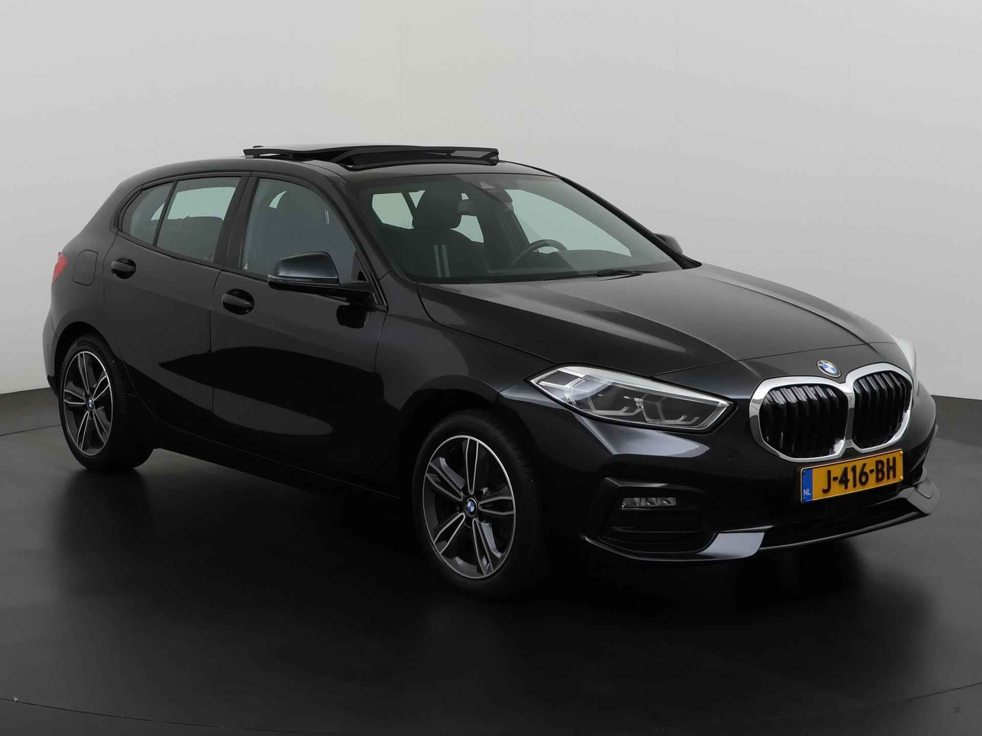 BMW 1-serie 118i Executive Sport Shadow Line | Panoramadak | Zondag Open! - 28/41