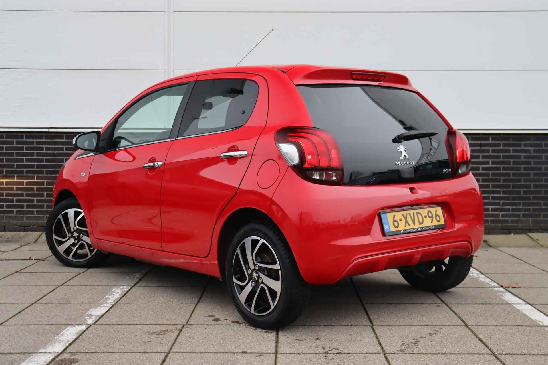 Peugeot 108 1.0 e-VTi Première * Climate Control * Keyless * - 6/47