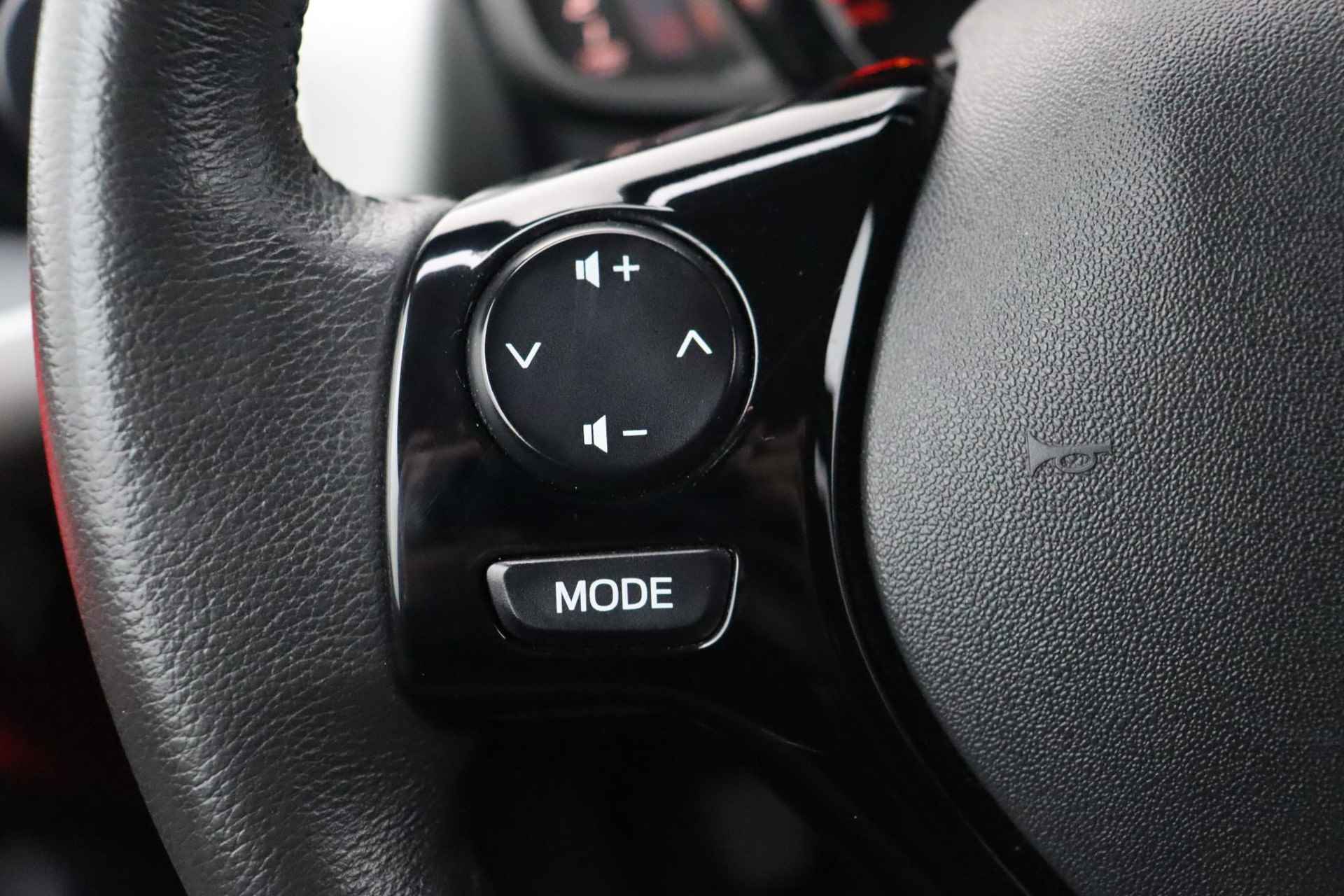 Peugeot 108 1.0 e-VTi Première * Climate Control * Keyless * - 17/47