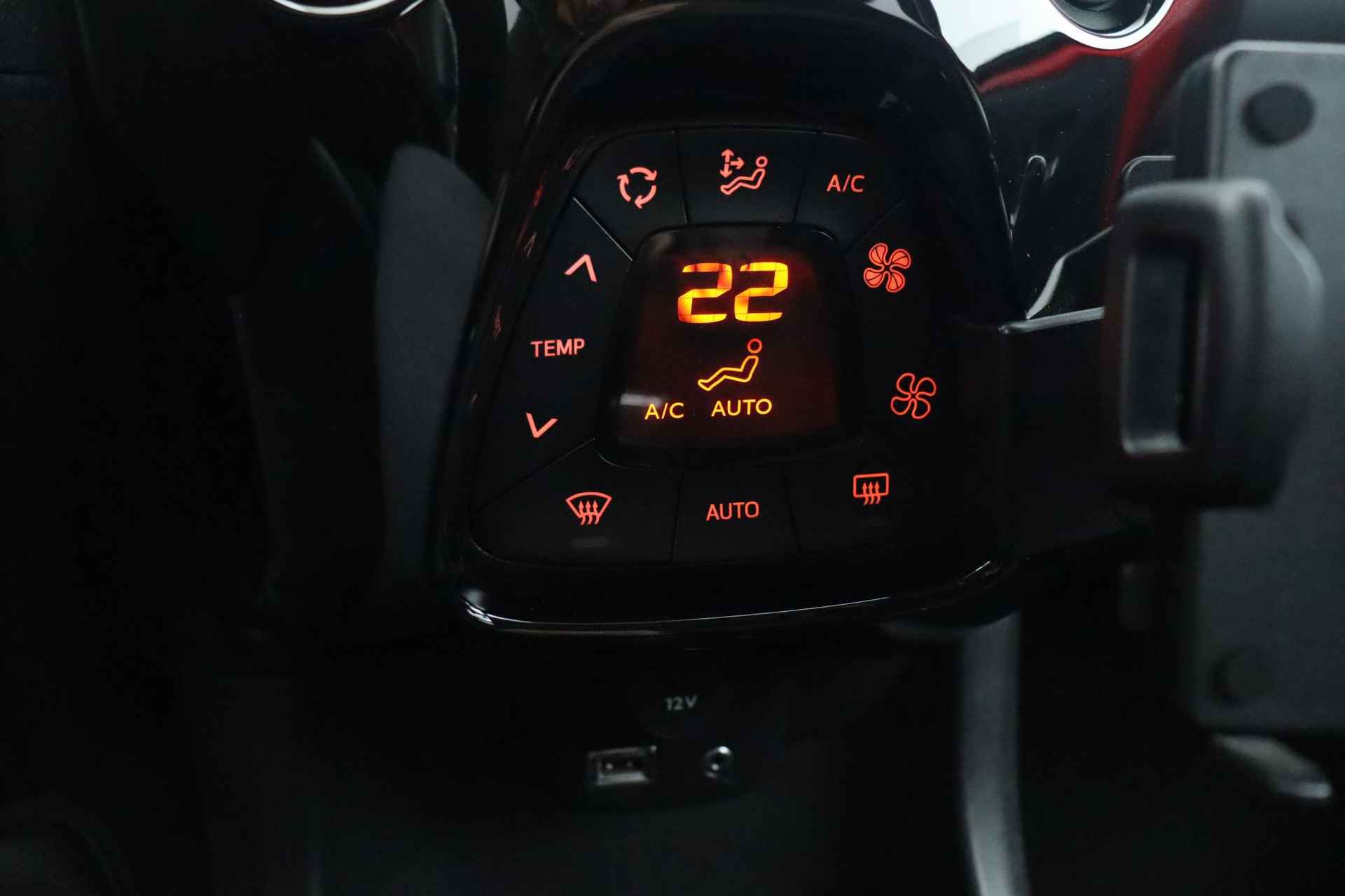 Peugeot 108 1.0 e-VTi Première * Climate Control * Keyless * - 25/47