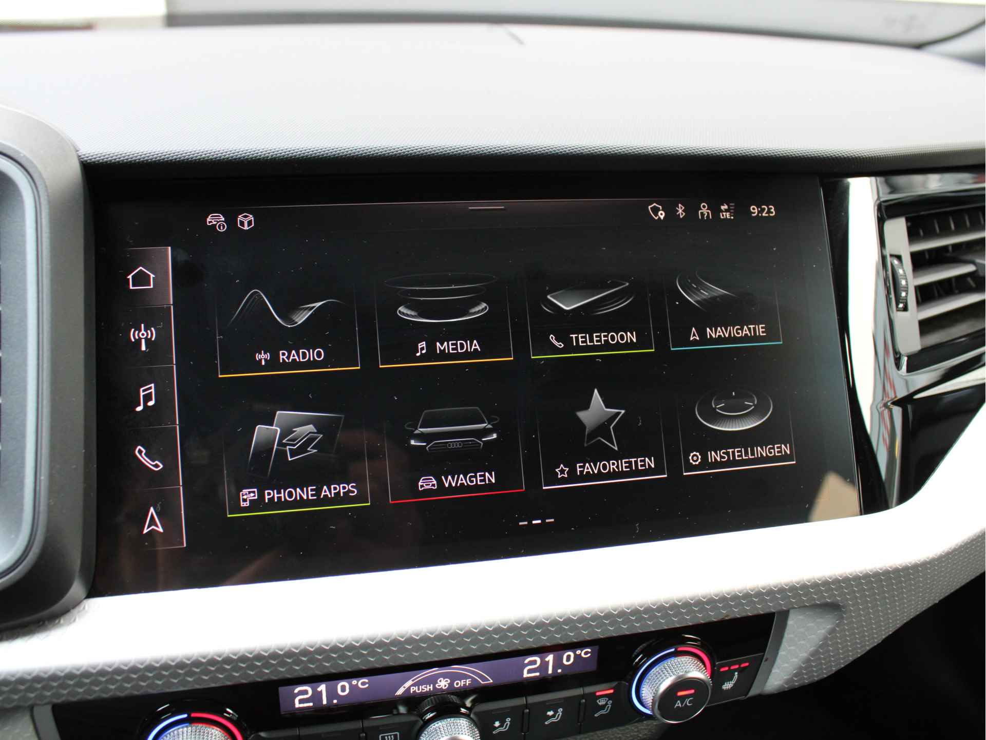 Audi A1 allstreet 35 TFSI 150PK Automaat Advanced edition S-Line/NAVI/ACC/LED/Drive Select/Virtual Cockpit/PDC/DAB+/Lane assist/Keyless/Stoelverwarming/Apple carplay! - 15/56