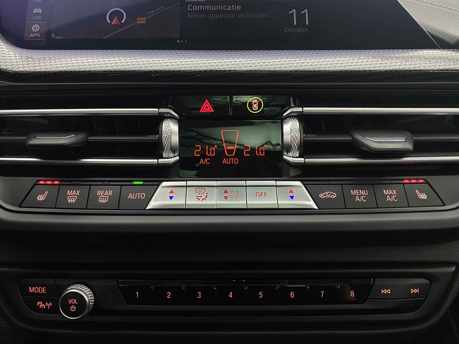 BMW 1-serie 120i High Executive Automaat | Apple Carplay | Navi | Pano-Dak | Head-up | Trekhaak | - 27/43