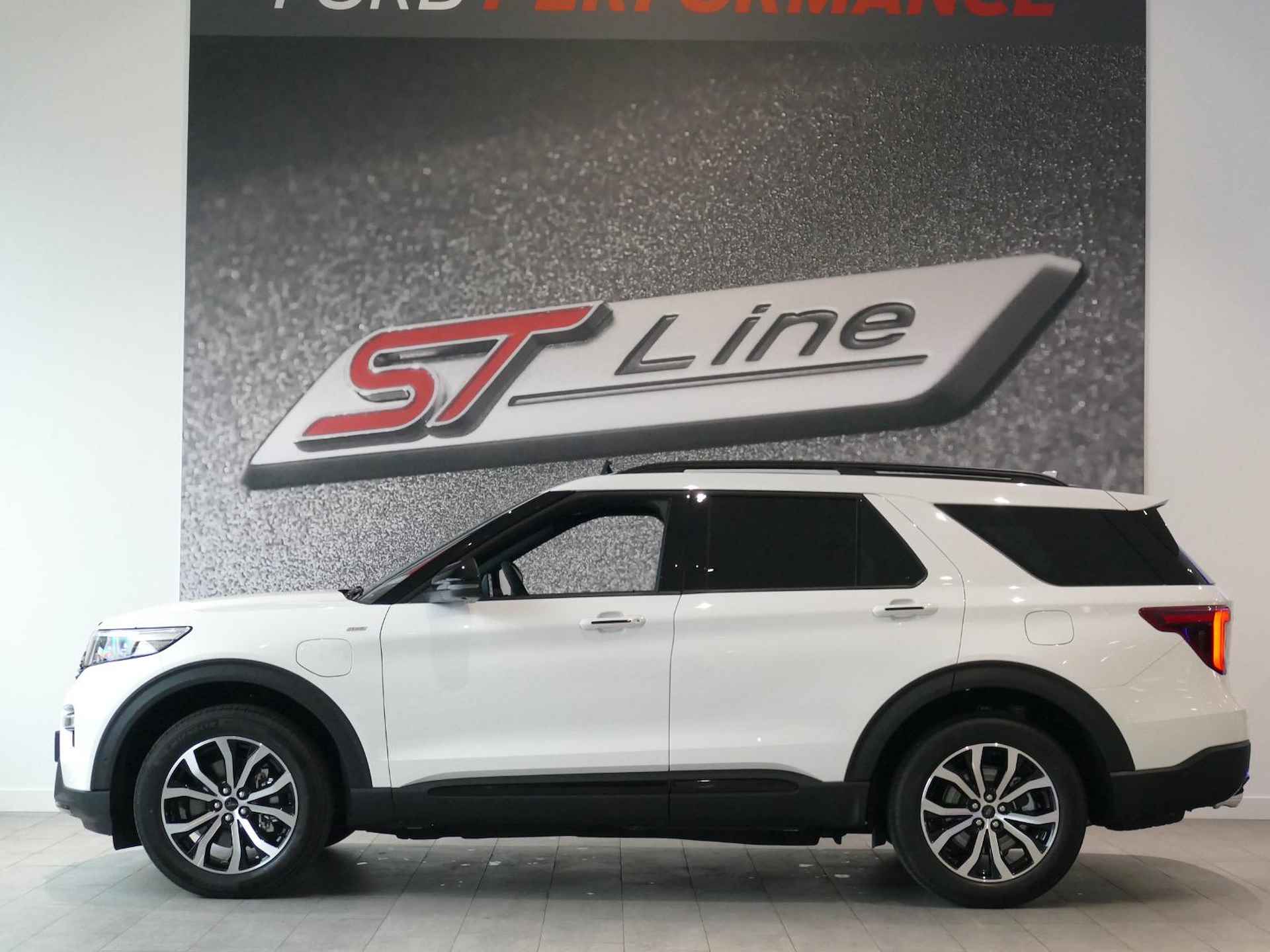 Ford Explorer 3.0 V6 EcoBoost PHEV ST-Line | €10.000,00 KORTING!! | DIRECT UIT VOORRAAD | TREKHAAK | STAR WHITE | - 2/75