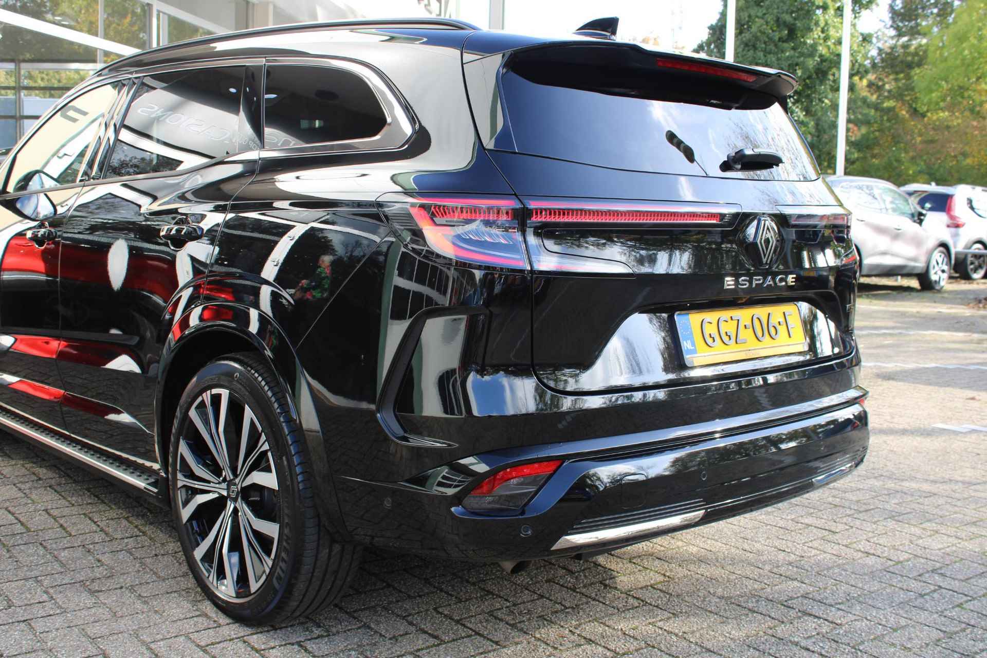 Renault Espace 1.2 E-Tech Hybrid 200 iconic 7p. | Head up display | Panorama dak | Harman Kardon | Lederen bekleding - 6/44