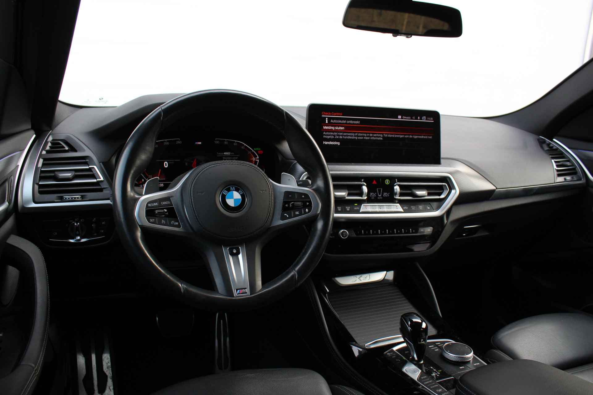 BMW X4 xDrive20i High Executive M Sport Automaat / Panoramadak / Sportstoelen / Stoelverwarming / Laserlight / Parking Assistant Plus / Live Cockpit Professional / Verwarmd stuurwiel - 10/30