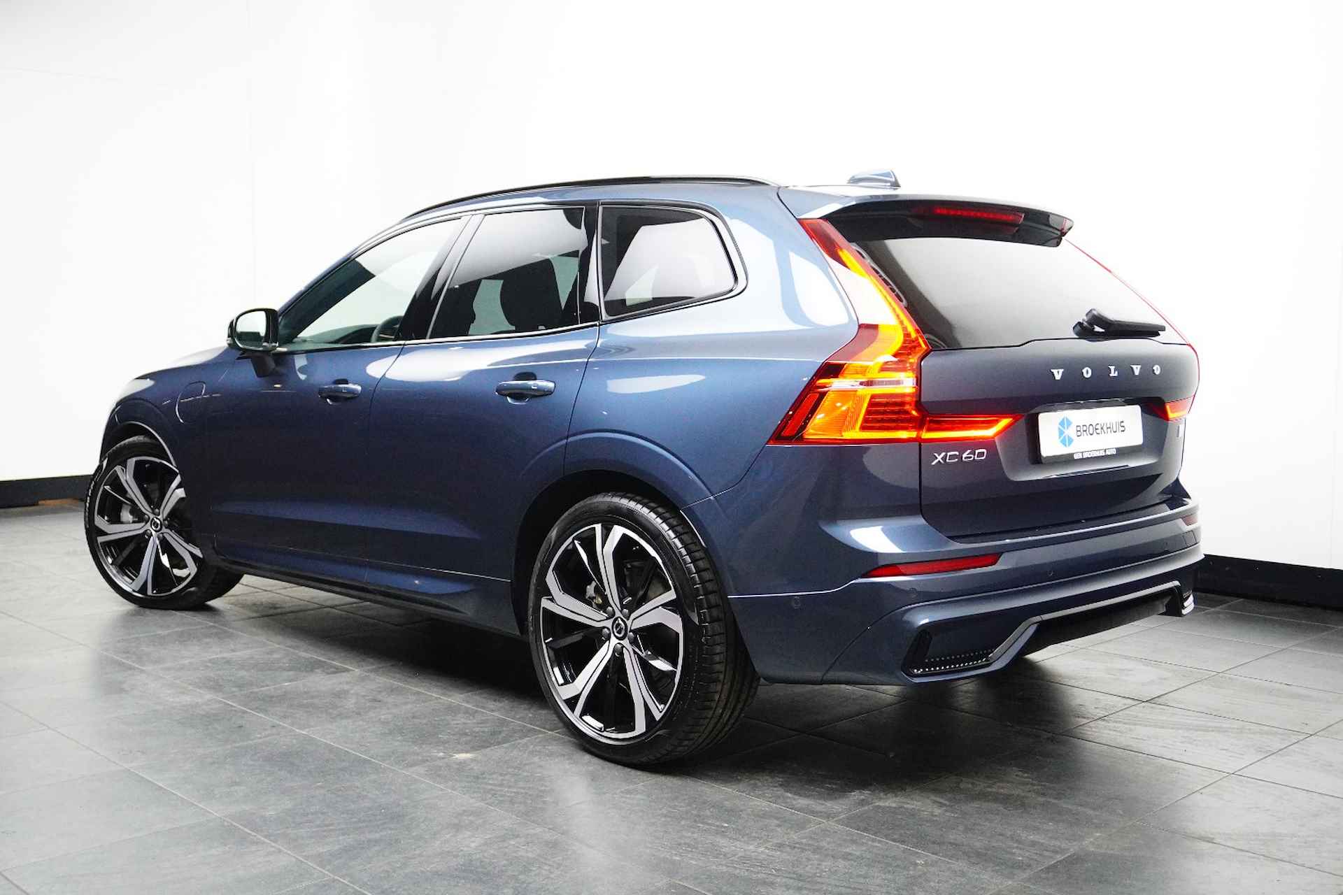 Volvo XC60 T6 Plug-in hybrid AWD Ultimate Dark - 4/25