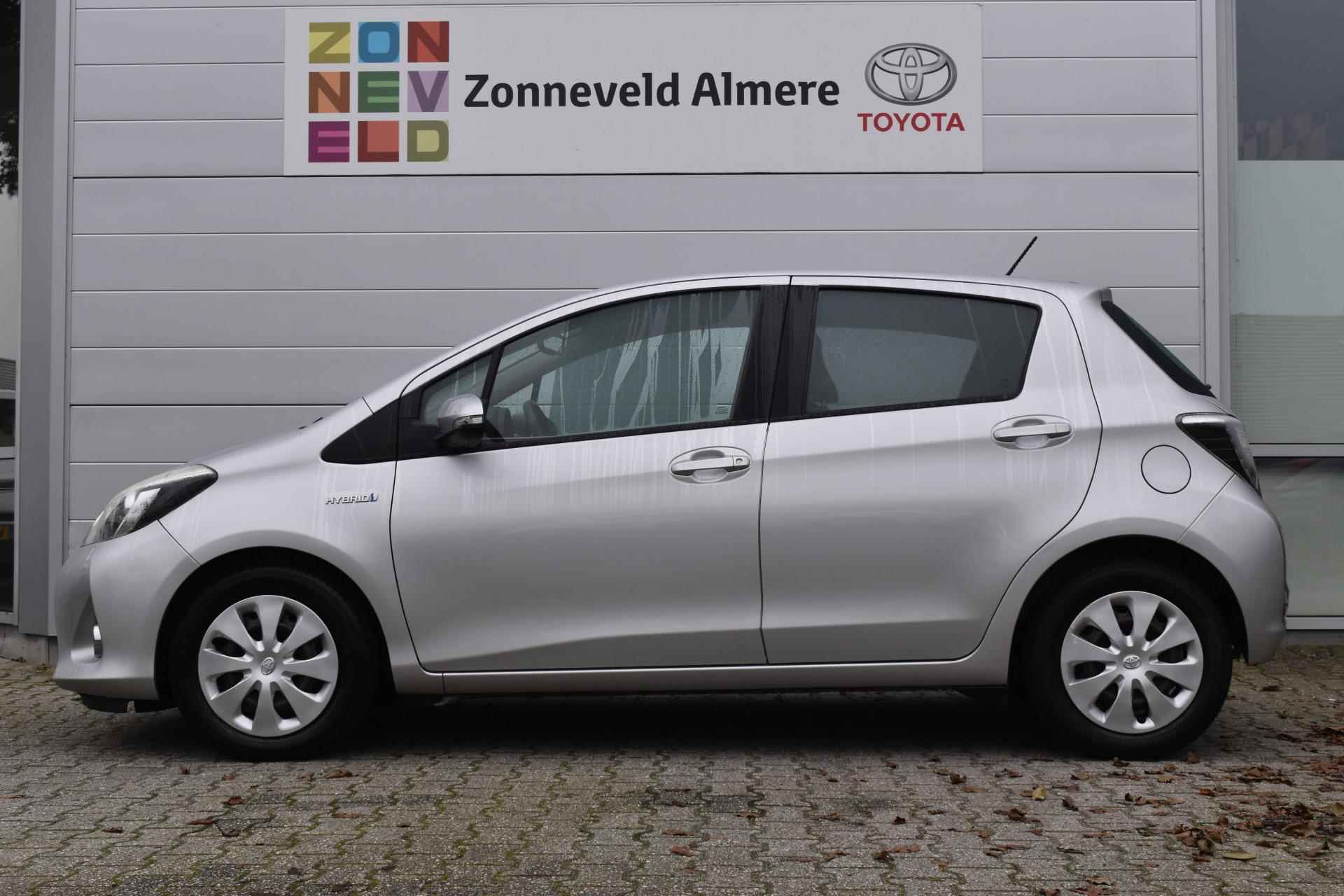 Toyota Yaris 1.5 Full Hybrid Aspiration navigatie - 2/30