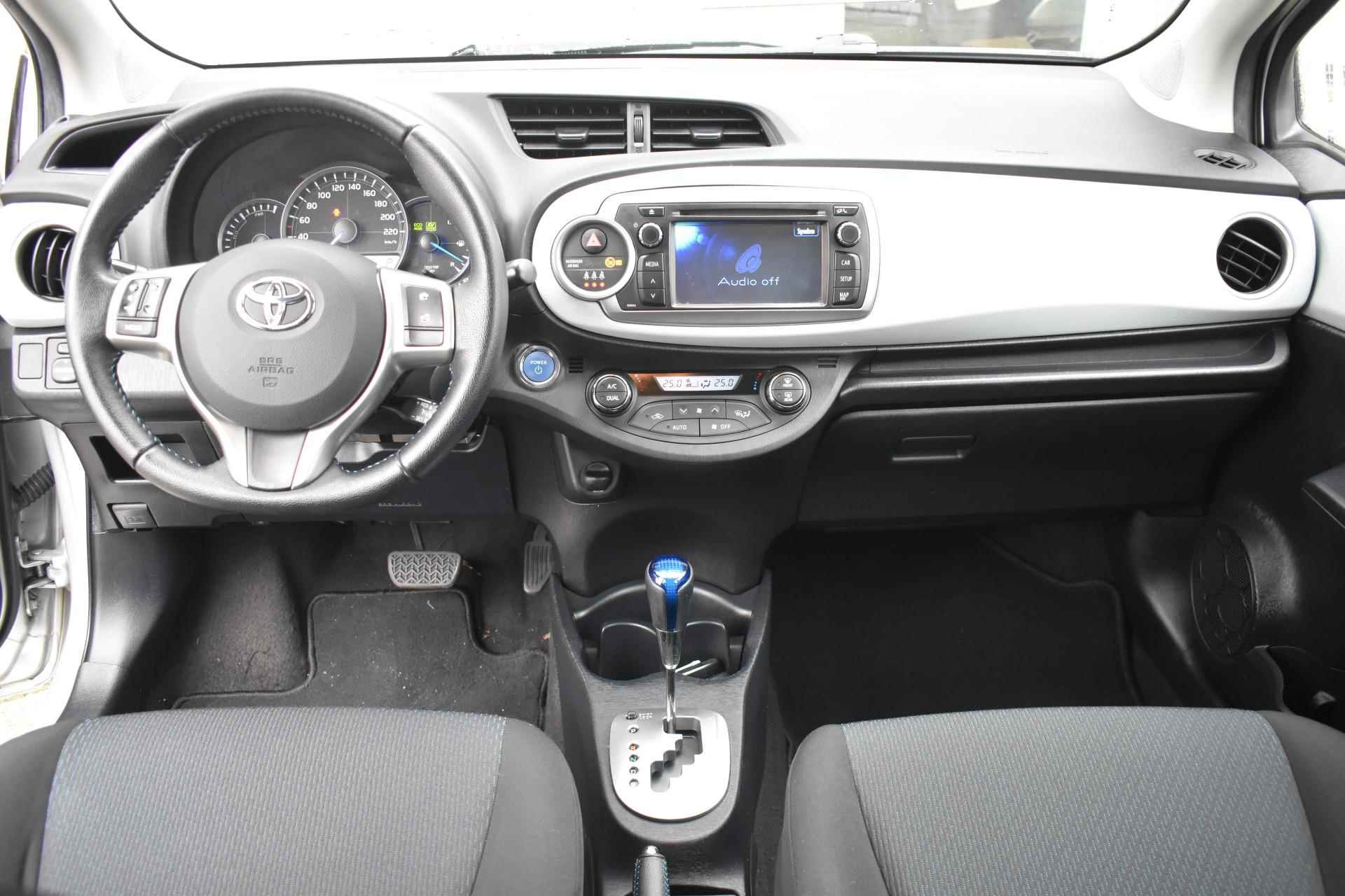 Toyota Yaris 1.5 Full Hybrid Aspiration navigatie - 10/30