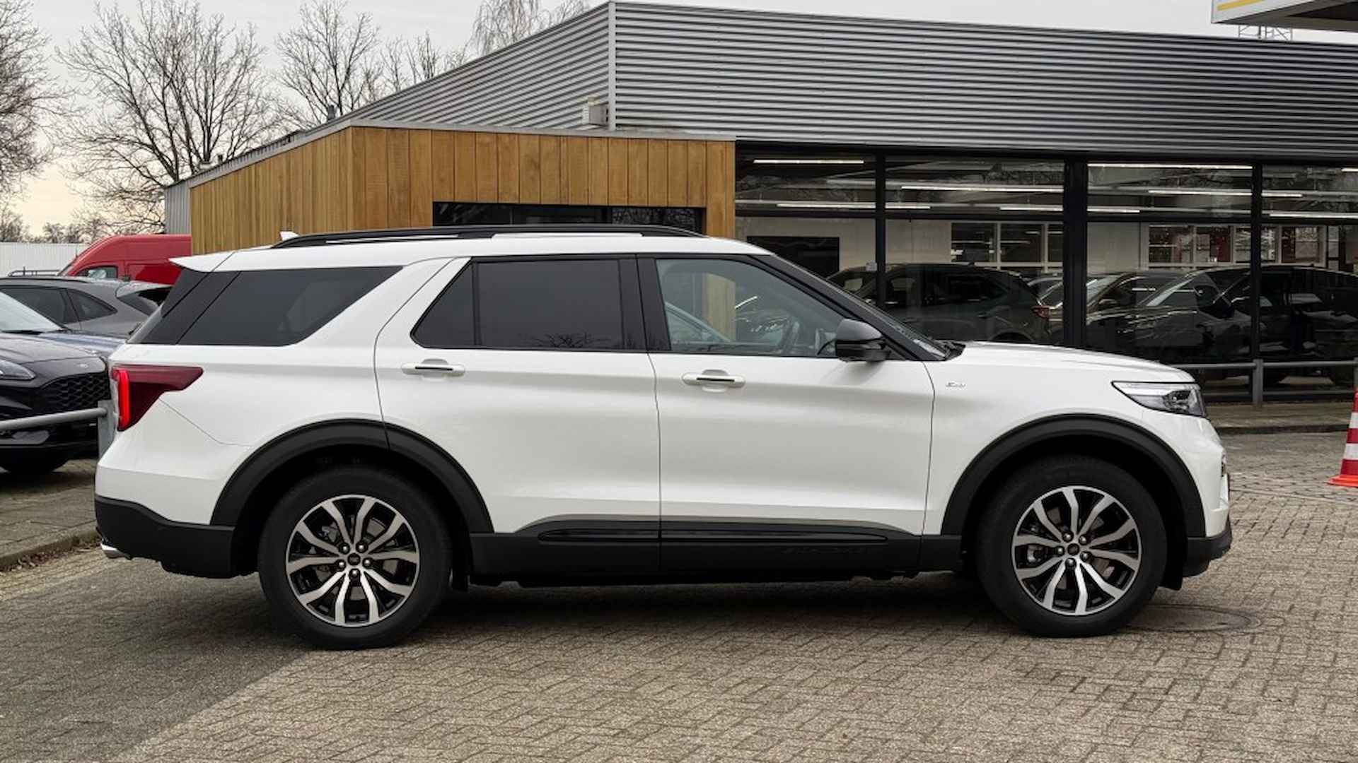 FORD Explorer 3.0 V6 EB PHEV ST-LINE / SMOKE PACK / TREKHAAK / RODE REMKLAUWEN - 5/27