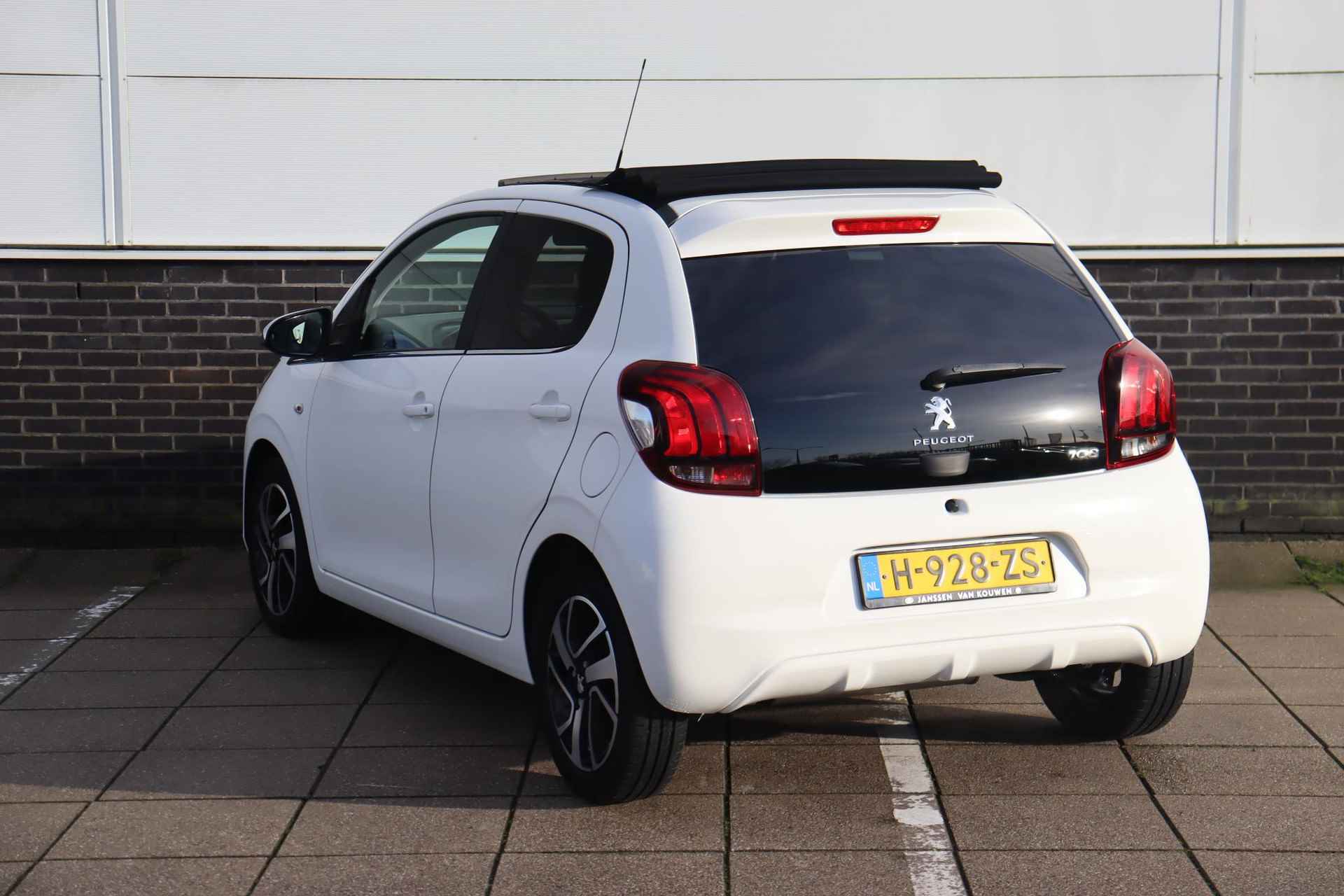 Peugeot 108 1.0 e-VTi Allure TOP! *Navigatie * Cabriodak * 100% Dealeronderhouden - 6/37