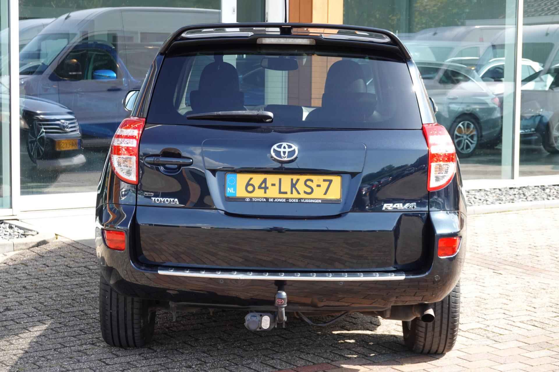 Toyota RAV4 2.0 VVTi Executive Business - 5/38