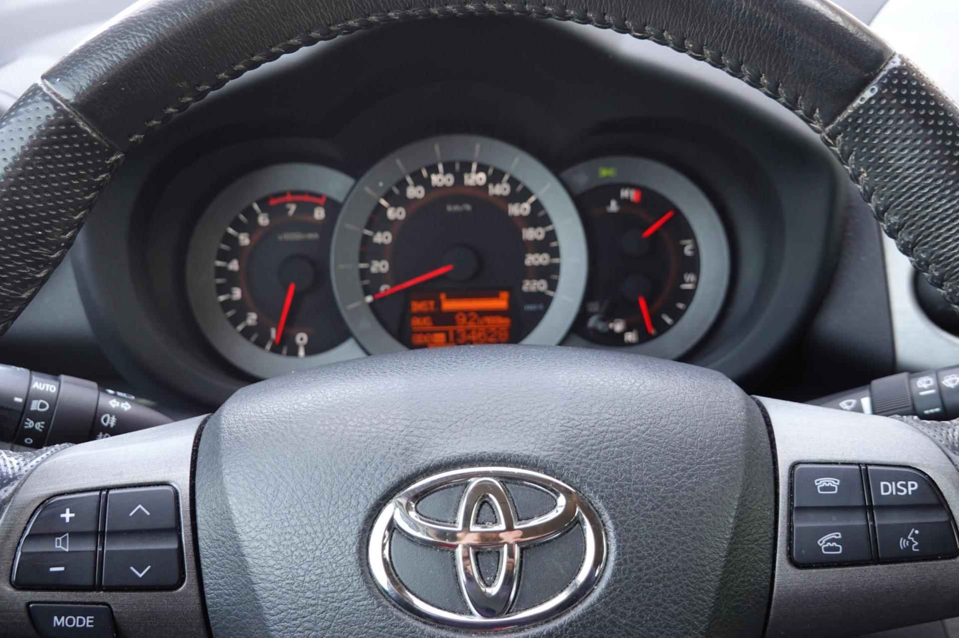 Toyota RAV4 2.0 VVTi Executive Business - 16/38