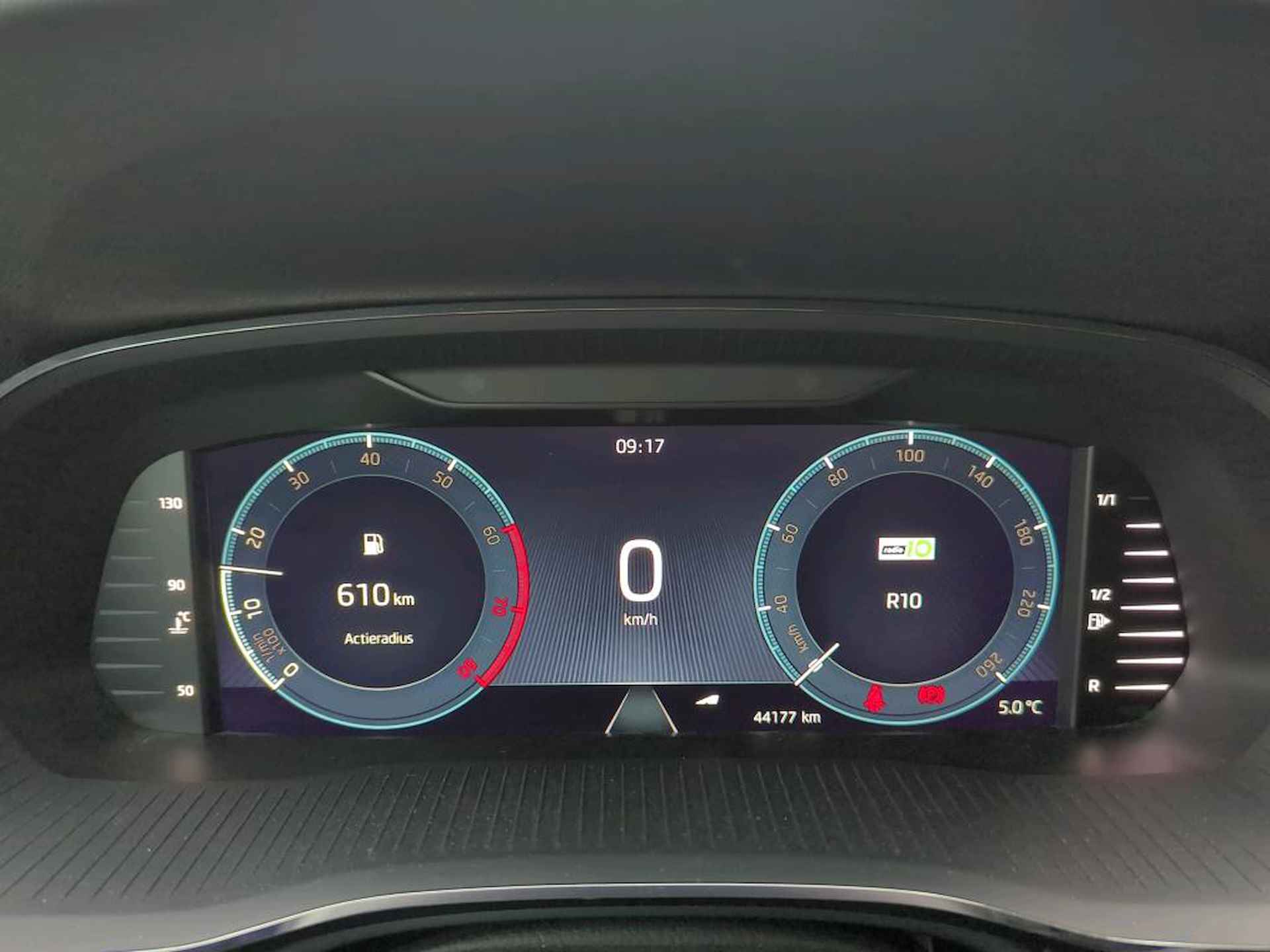 Škoda Octavia Combi 1.0 TSI Business Edition / Digitaal dashboard / Led / Climate controle / Navigatie / - 7/11