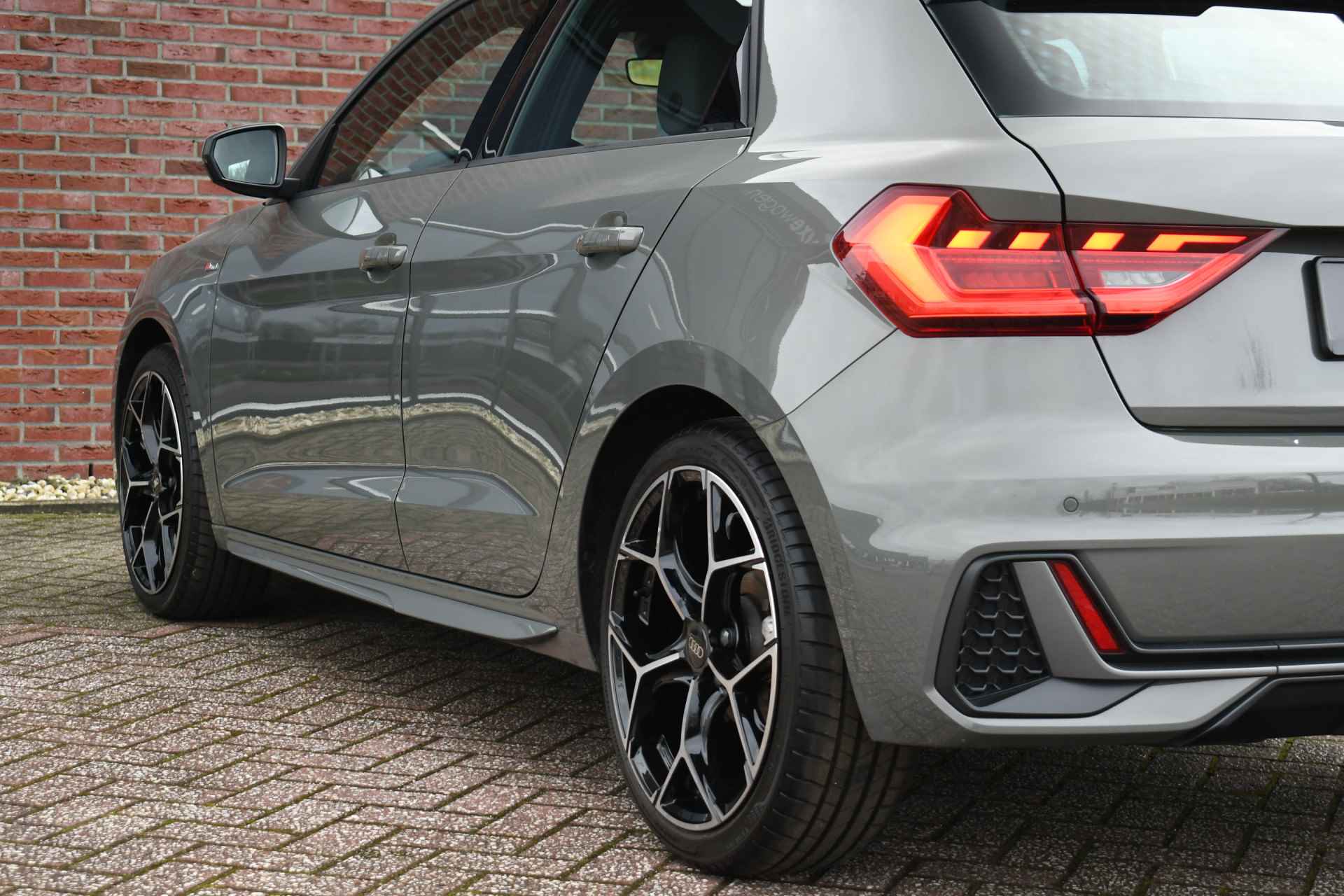 Audi A1 Sportback 30 TFSI S-Line 18inch LED Carplay Chronos-grau - 34/73