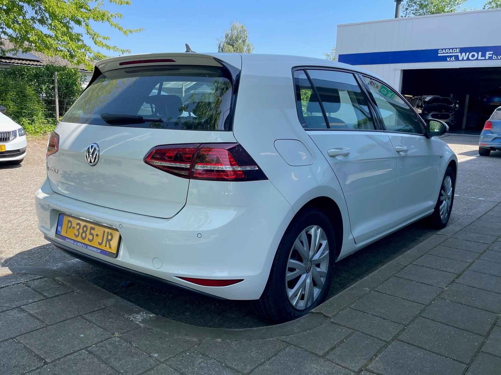 Volkswagen e-Golf e-Golf - 6/16