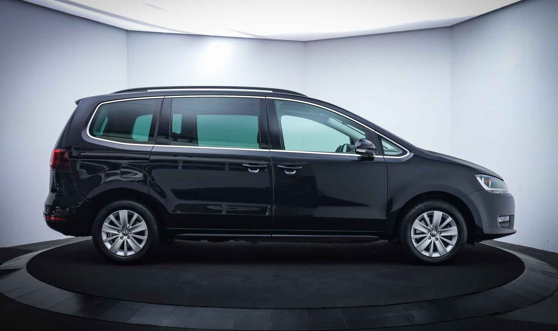 Volkswagen Sharan 1.4TSI Dsg 7Pers. COMF.EXCLUSIEF NAVI/STOELVERW./CARPLAY/CLIMA/PDC V+A/LMV - 4/26