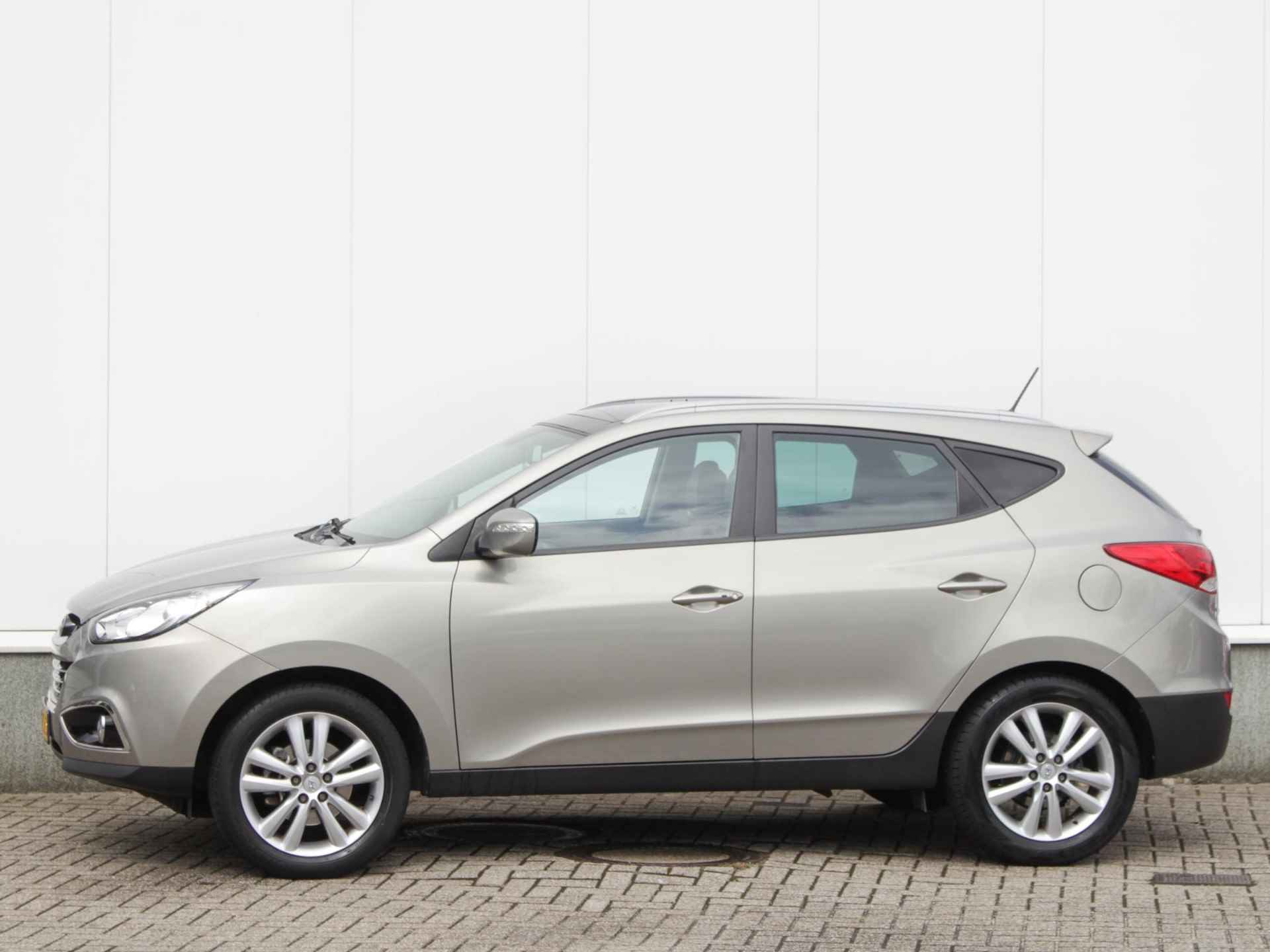 Hyundai ix35 2.0i 4WD i-Catcher Automaat | Navi | Camera | Leder | Clima | Lm-Velgen - 2/30