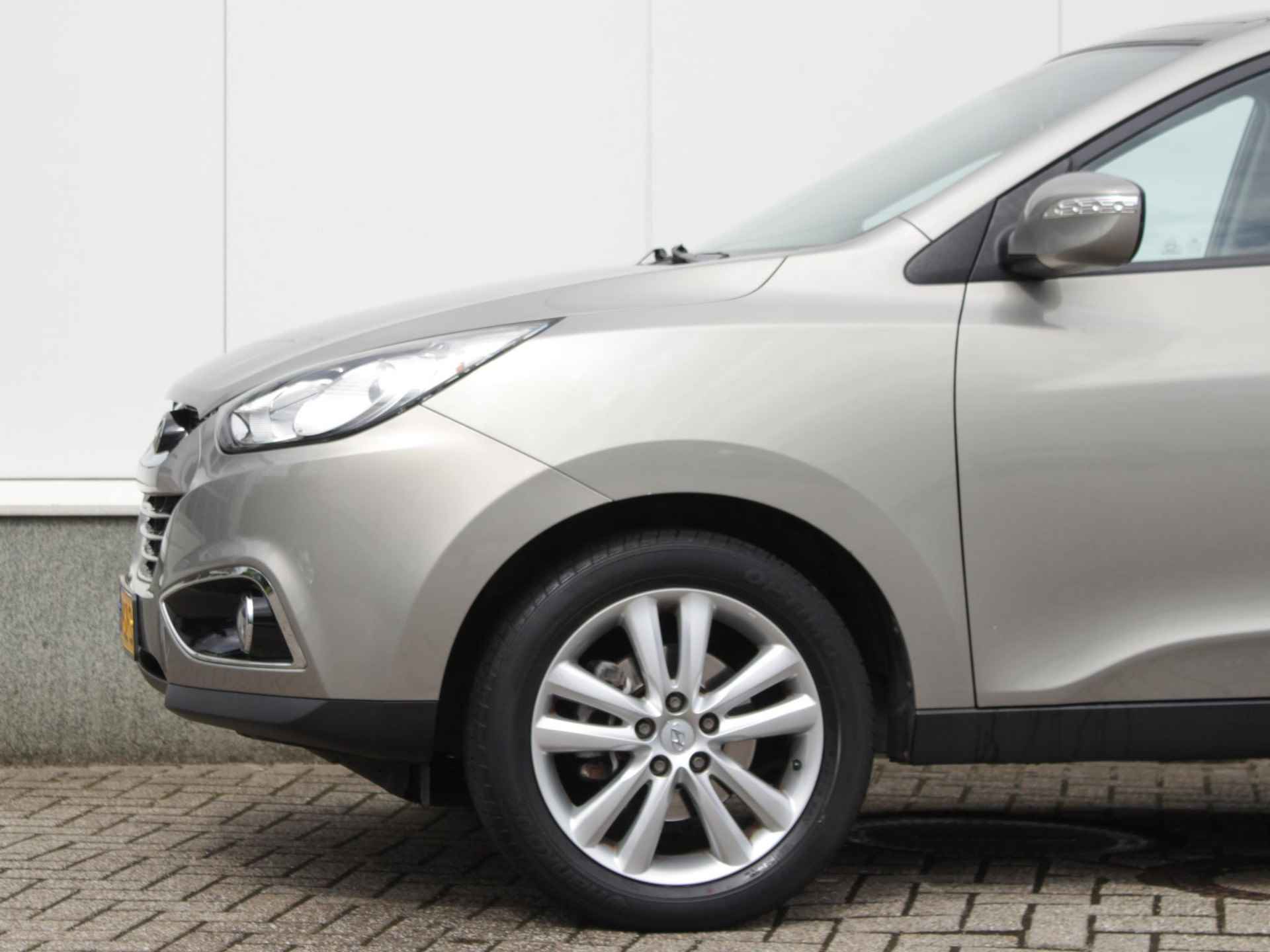 Hyundai ix35 2.0i 4WD i-Catcher Automaat | Navi | Camera | Leder | Clima | Lm-Velgen - 9/30