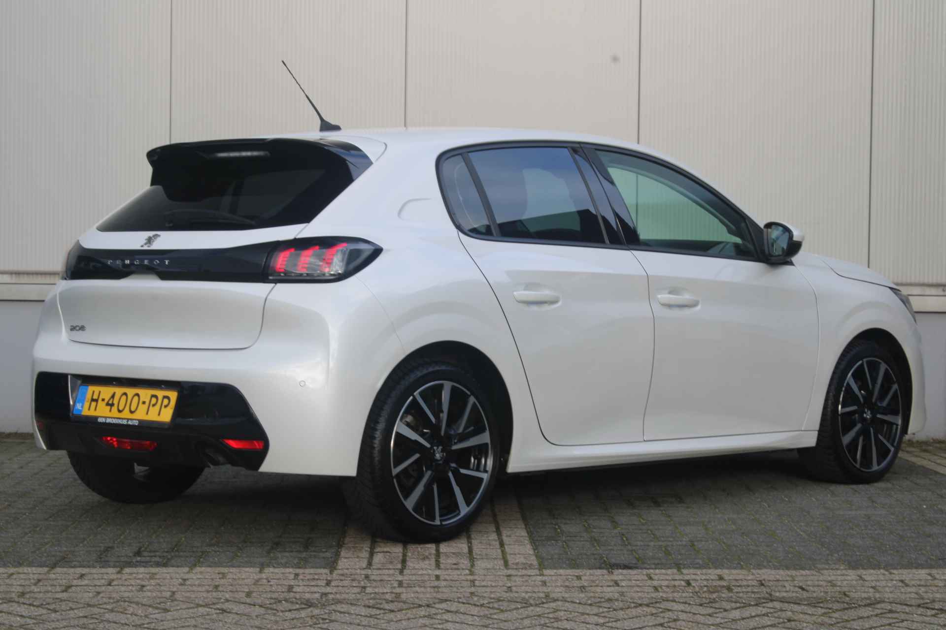 Peugeot 208 1.2 Turbo Allure 100-PK EAT8 AUTOMAAT NAVI | CLIMATE CONTROL | PDC V+A | CAMERA | DAB+ | - 6/25