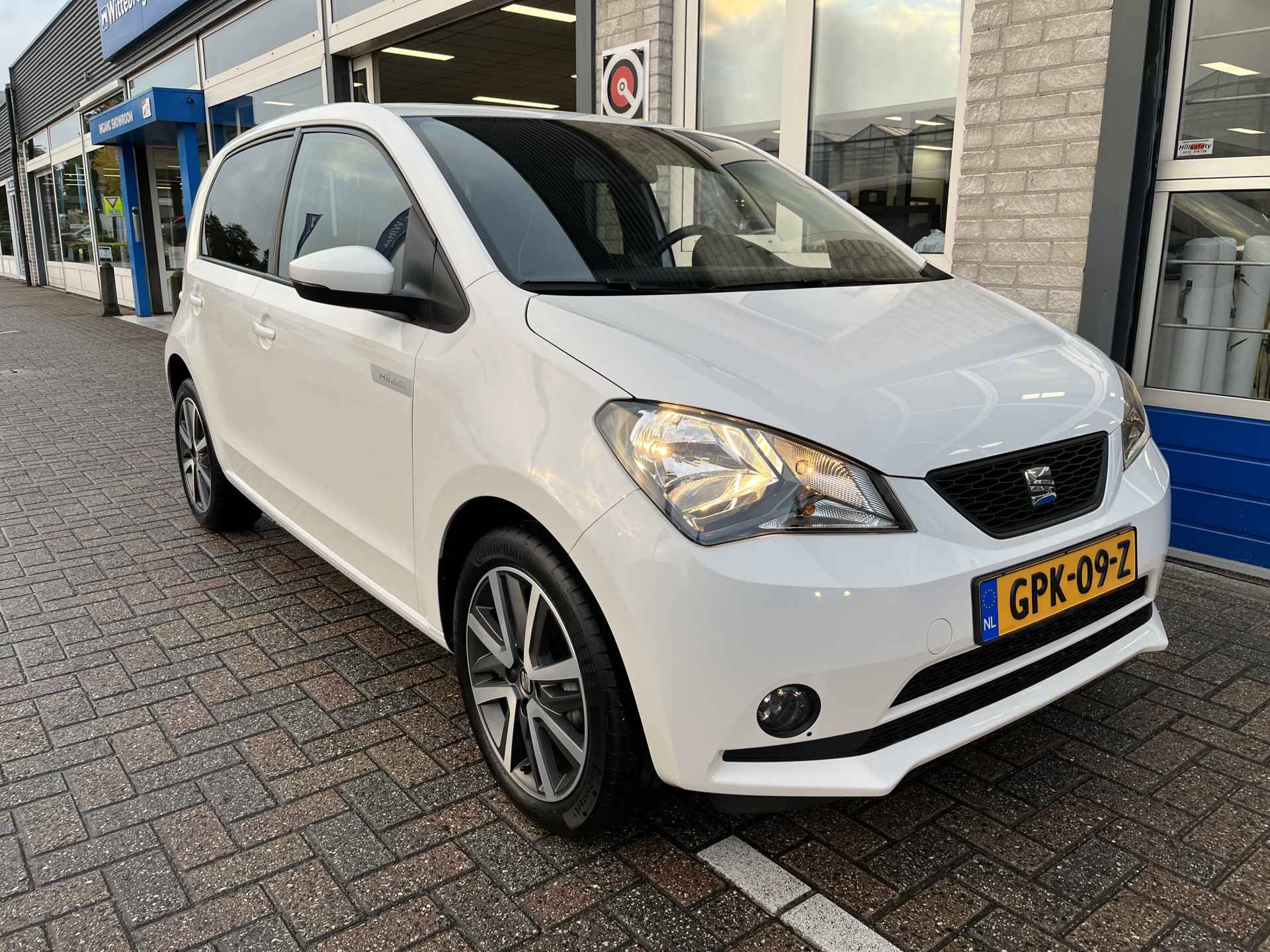 SEAT Mii Electric electric Plus / SUBSIDIE/ 13.800 KM/ PARK. SENSOREN/ CRUISE/ STOEL VERWARM./ VOORRUIT VERWARM./ BLUETOOTH/ CLIMA/ DAB/ - 31/34