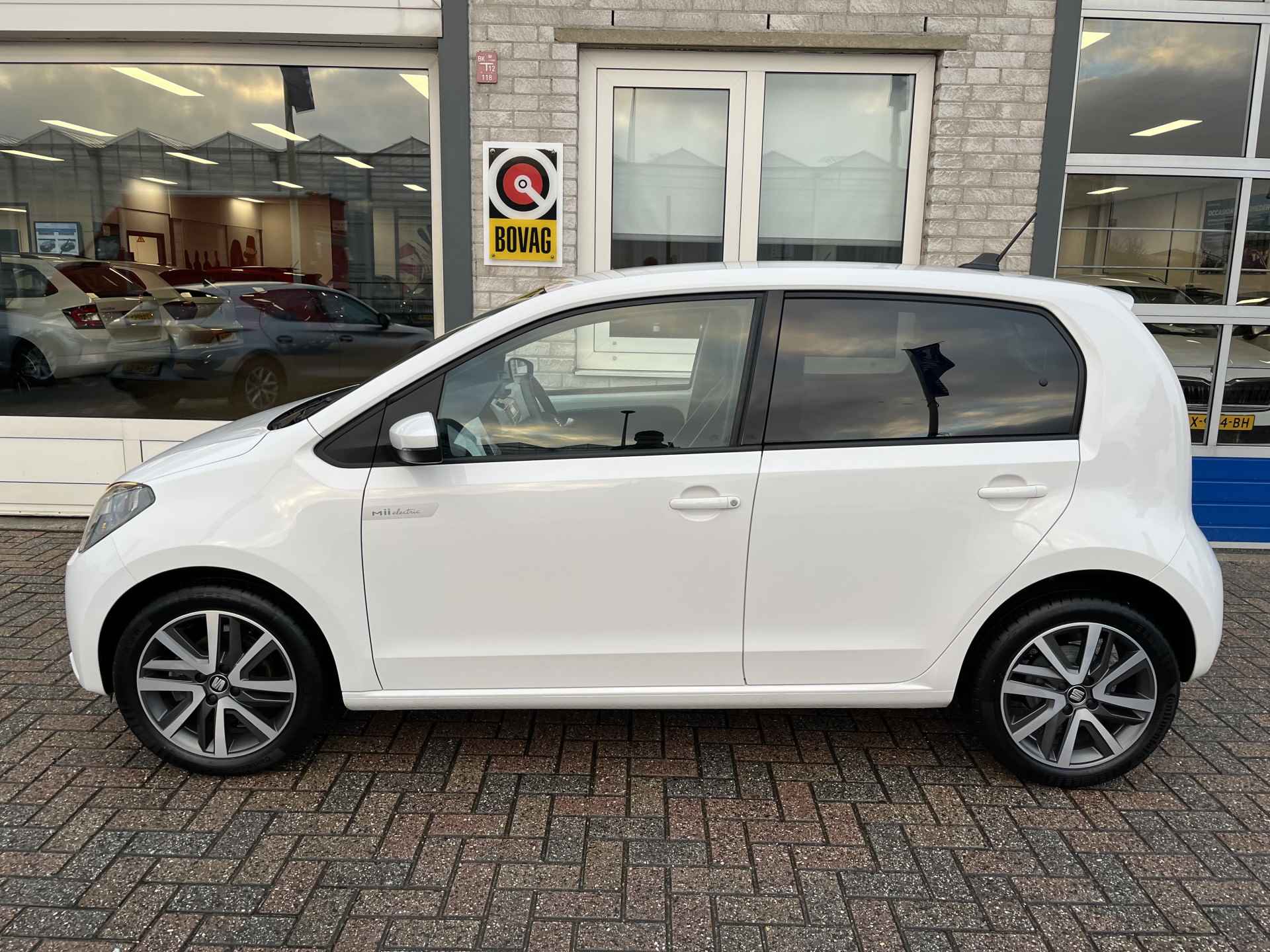 SEAT Mii Electric electric Plus / SUBSIDIE/ 13.800 KM/ PARK. SENSOREN/ CRUISE/ STOEL VERWARM./ VOORRUIT VERWARM./ BLUETOOTH/ CLIMA/ DAB/ - 3/34