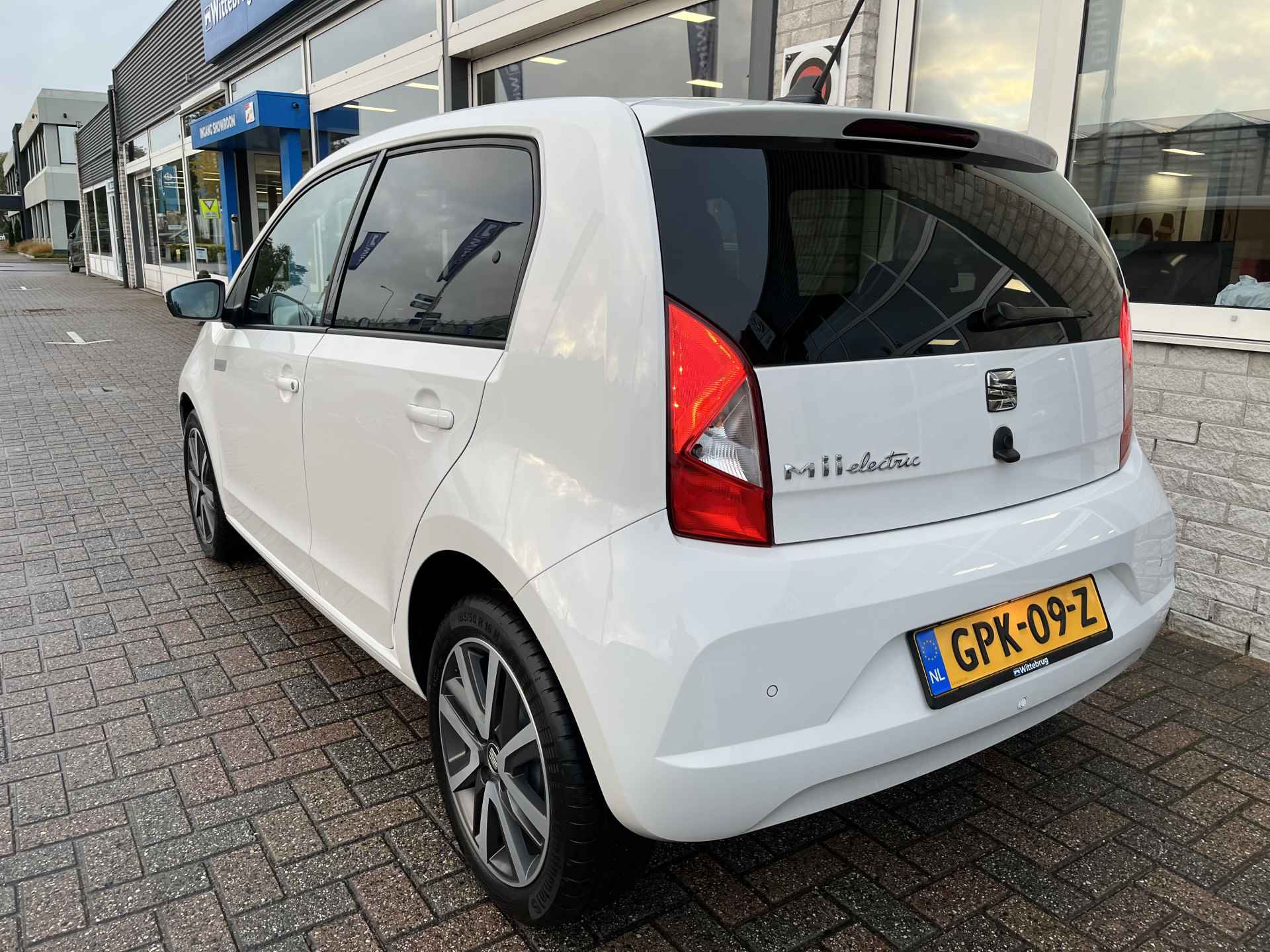 SEAT Mii Electric electric Plus / SUBSIDIE/ 13.800 KM/ PARK. SENSOREN/ CRUISE/ STOEL VERWARM./ VOORRUIT VERWARM./ BLUETOOTH/ CLIMA/ DAB/ - 6/34