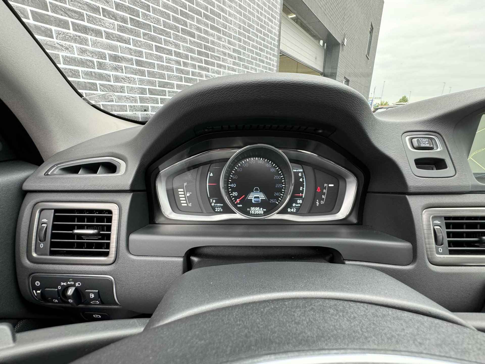 Volvo S80 2.0 T5 Summum | Adaptieve Cruise Control | Stoelventilatie en verwarming | Four-C adaptief chassis | Parkeersensoren V+A | Schuifdak | Lederen bekleding | Dealer onderhouden, uniek!! - 6/21