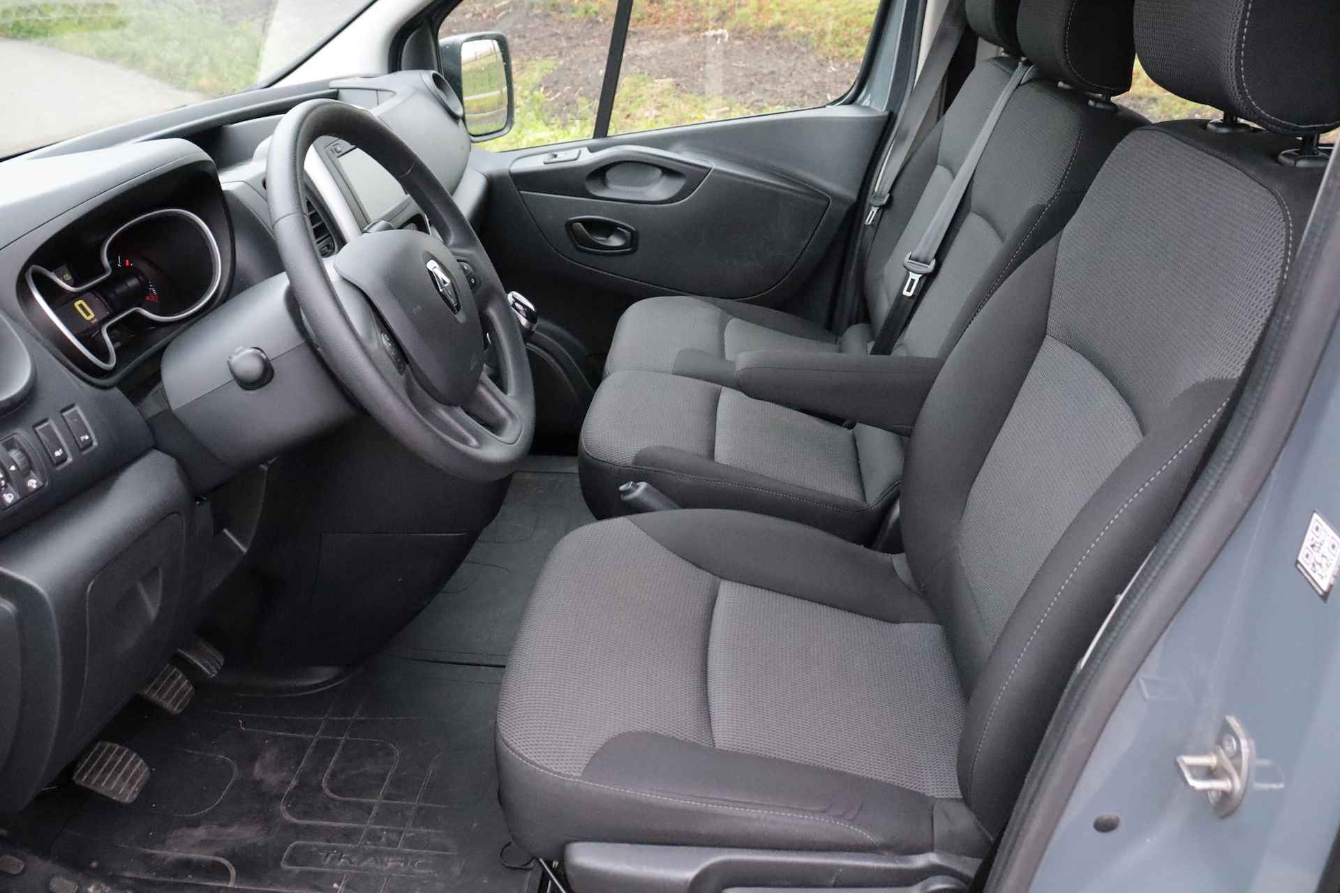 Renault Trafic Passenger 2.0 dCi 120 L1H1 | 9 PERS | AIRCO | PDC ACHTER | CRUISE | TREKHAAK | - 11/32