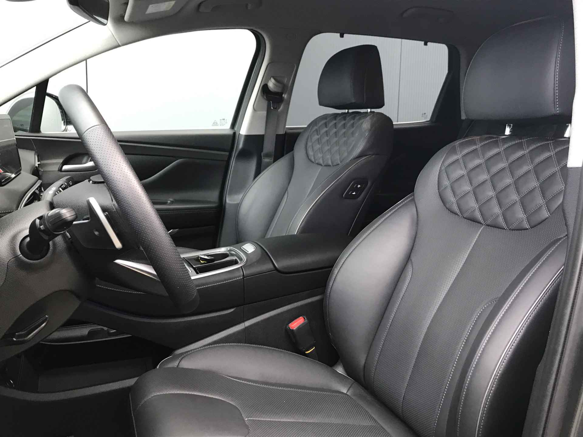 Hyundai Santa Fe HEV 230pk 7-zits Premium Automaat | Leder | Climate | Keyless | 360 Camera | 19" Lichtmetaal | Parkeer Assistent | Elektrische K - 19/35