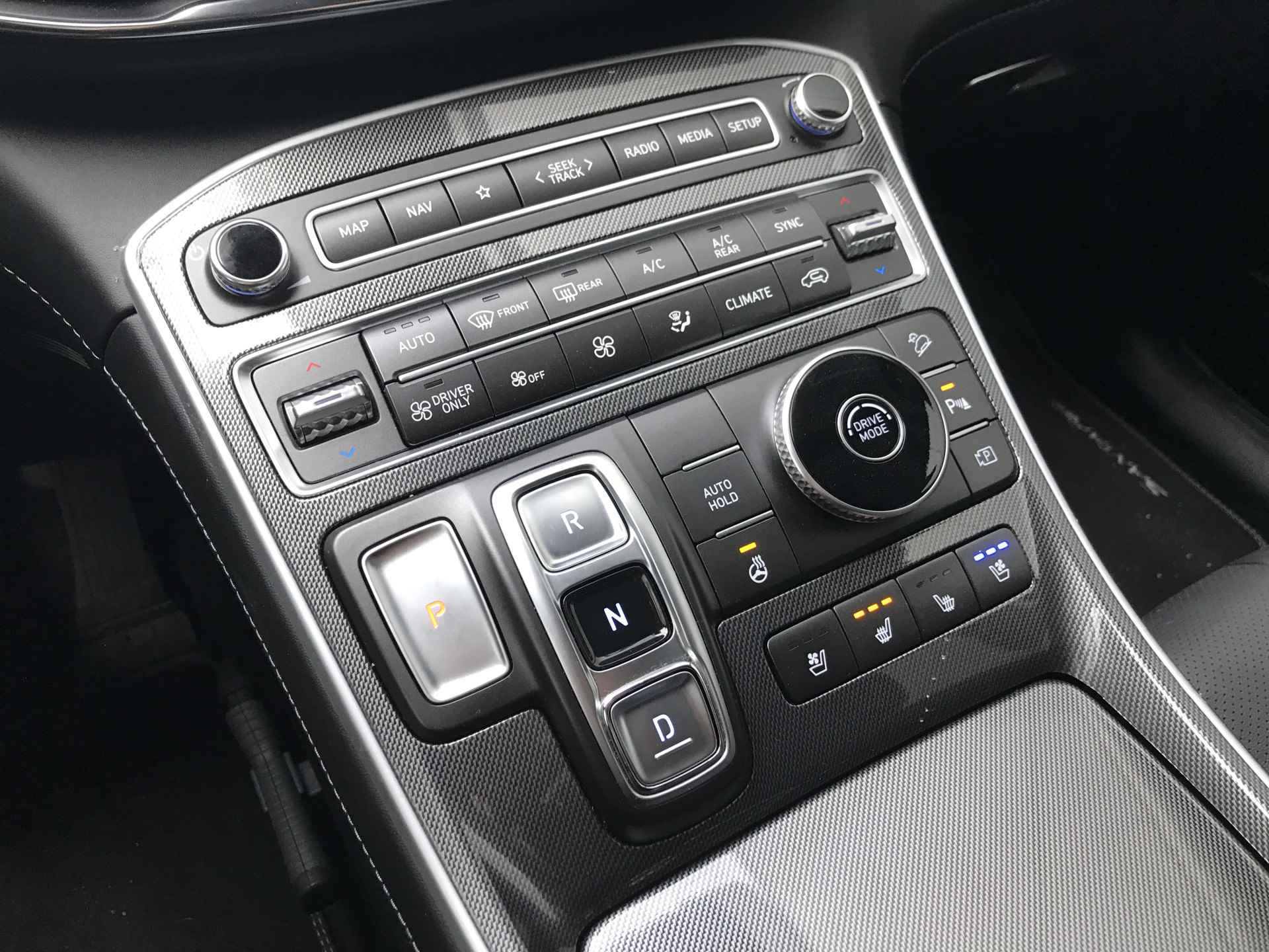 Hyundai Santa Fe HEV 230pk 7-zits Premium Automaat | Leder | Climate | Keyless | 360 Camera | 19" Lichtmetaal | Parkeer Assistent | Elektrische K - 35/35
