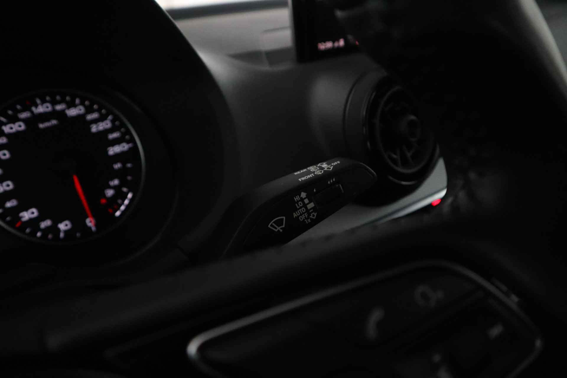 Audi Q2 1.0 TFSI Design Navigatie, Lmv, Climate, - 31/35