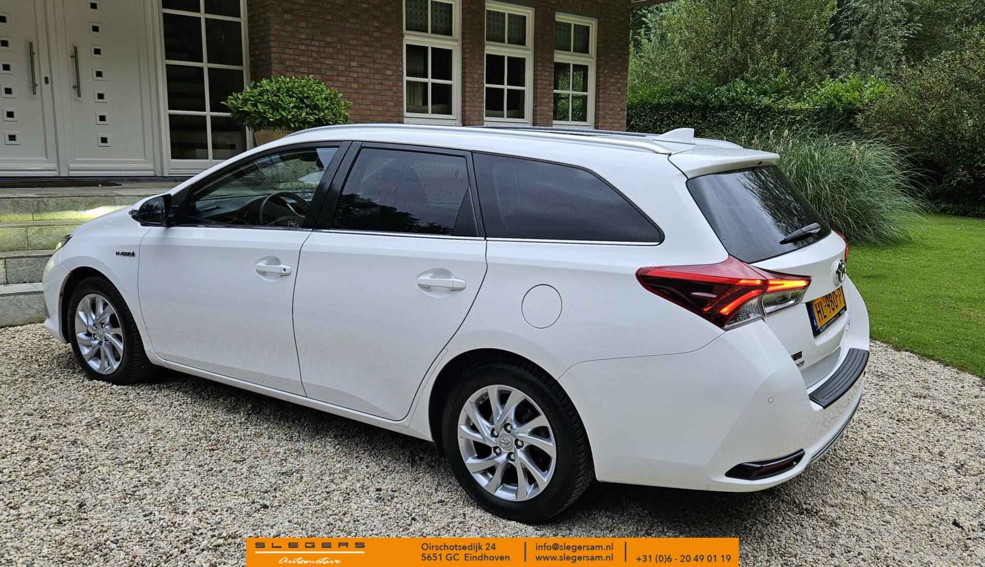 Toyota Auris 1.8 Hybrid Aspiration panoramadak half leer - 11/32