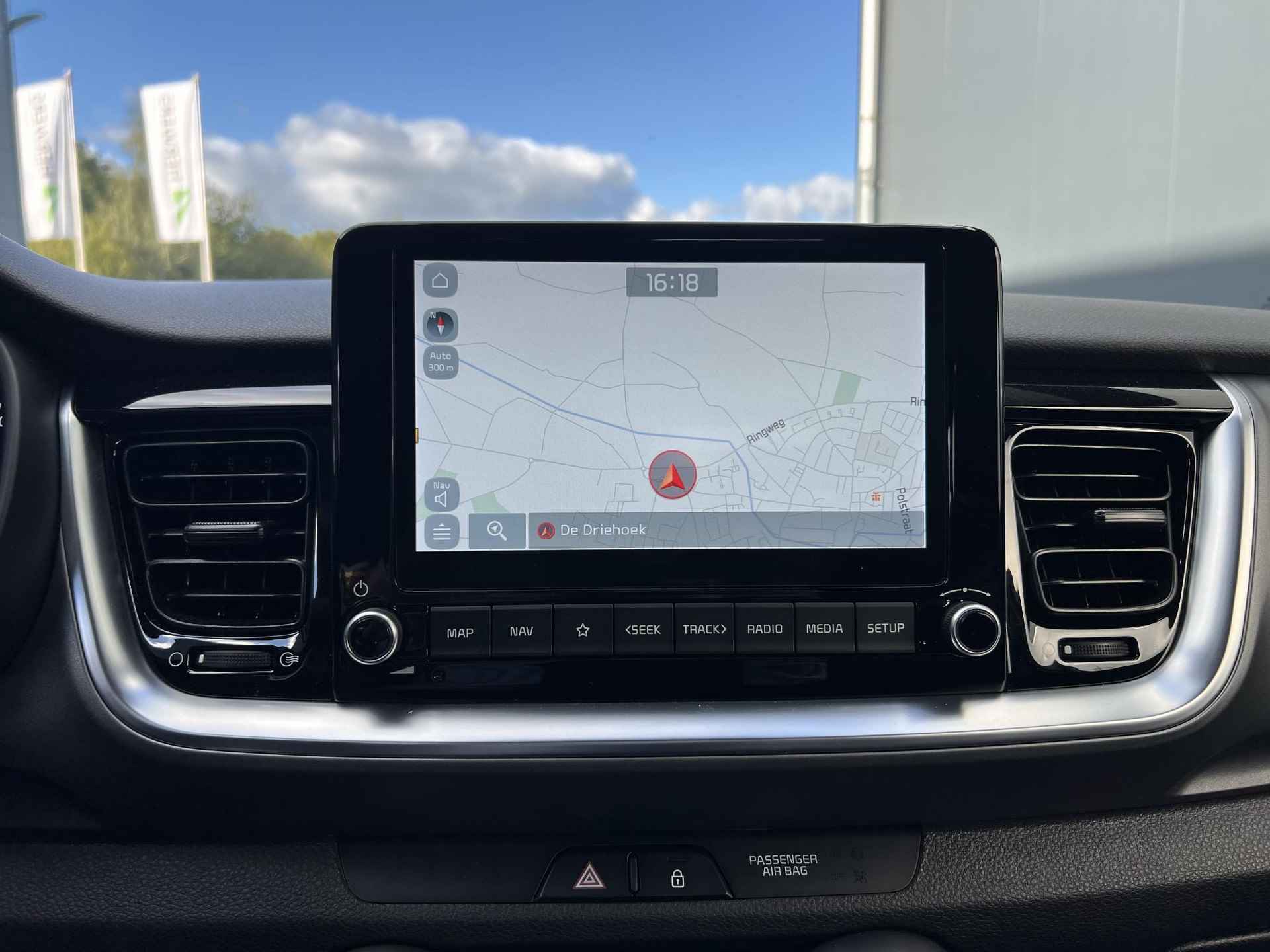 Kia Stonic 1.0 T-GDi MHEV DynamicPlusLine Automaat / Fabriekgarantie tot 26-07-2028 / Navigatie / Achteruitrijcamera / Stuur Verwarming / Stuur verwarming / Cruise Control - 7/29