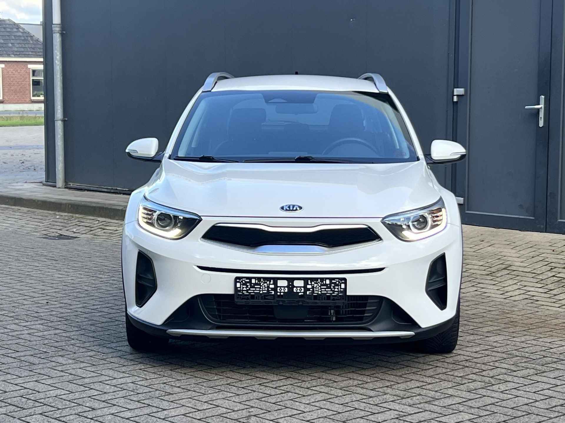 Kia Stonic 1.0 T-GDi MHEV DynamicPlusLine Automaat / Fabriekgarantie tot 26-07-2028 / Navigatie / Achteruitrijcamera / Stuur Verwarming / Stuur verwarming / Cruise Control - 13/29