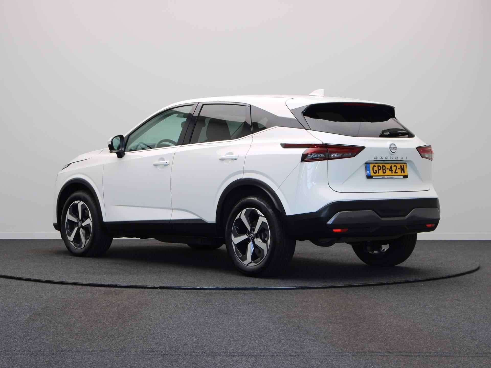 Nissan Qashqai 158pk MHEV Xtronic N-Connecta | 1800kg Trekvermogen | Stoel, Voorruit en Stuurverwarming | Pro-Pilot Cruise Control | Head-Up Display | - 2/49