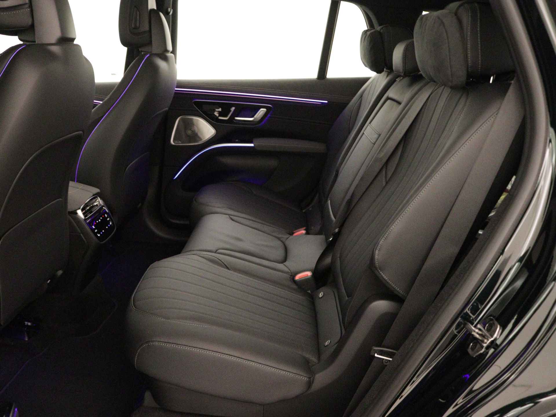 Mercedes-Benz EQS SUV 450 4MATIC Luxury Line 108 kWh | Akoestiekcomfortpakket | Trekhaak | Premium pakket | USB-pakket plus | DIGITAL LIGHT | Burmester® 3D-surround sound system | Rijassistentiepakket Plus | - 5/40