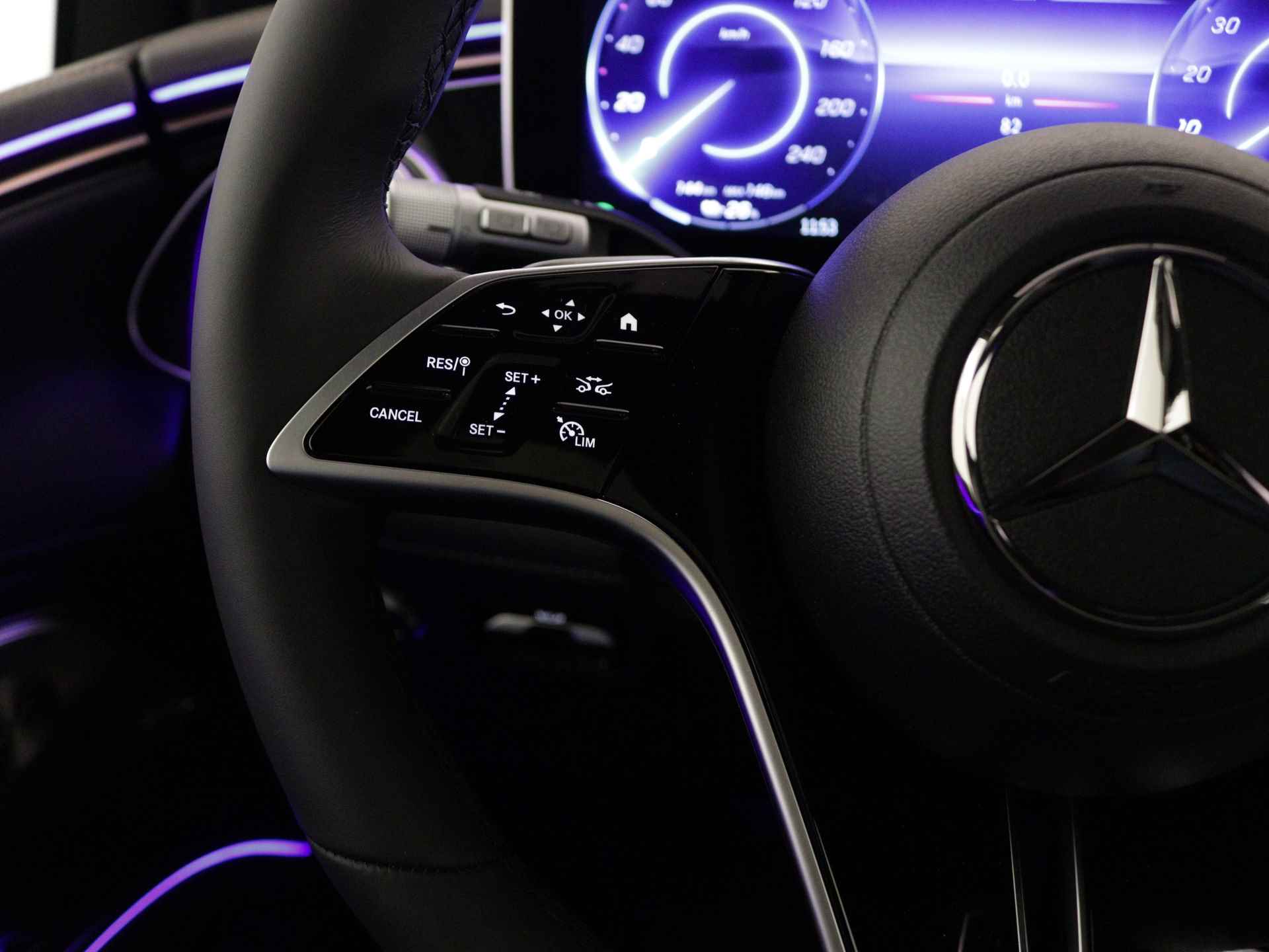 Mercedes-Benz EQS SUV 450 4MATIC Luxury Line 108 kWh | Akoestiekcomfortpakket | Trekhaak | Premium pakket | USB-pakket plus | DIGITAL LIGHT | Burmester® 3D-surround sound system | Rijassistentiepakket Plus | - 19/40