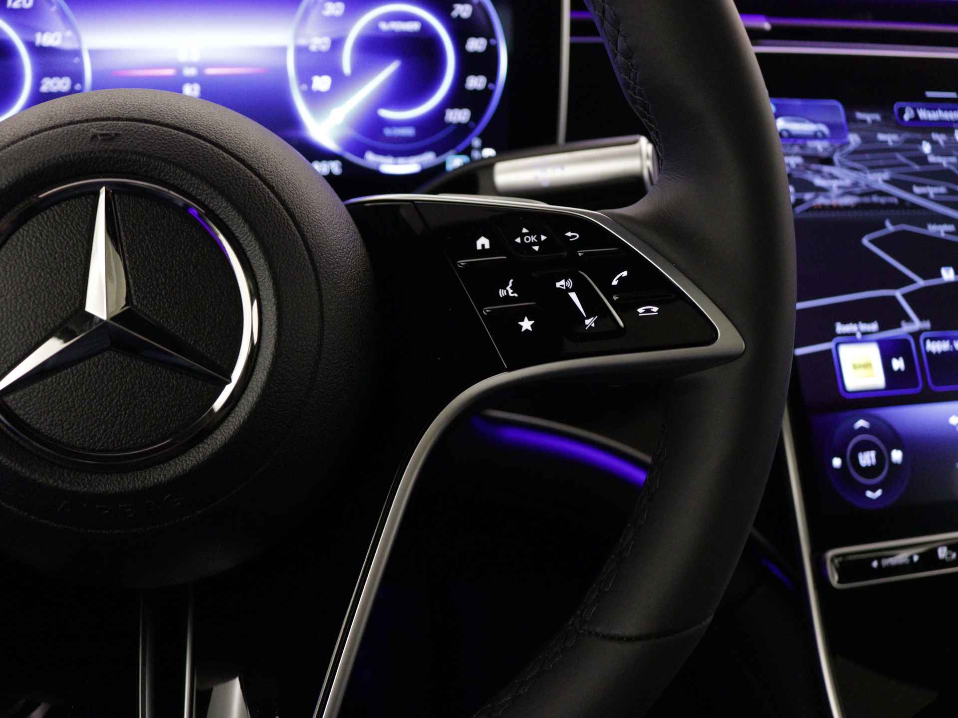 Mercedes-Benz EQS SUV 450 4MATIC Luxury Line 108 kWh | Akoestiekcomfortpakket | Trekhaak | Premium pakket | USB-pakket plus | DIGITAL LIGHT | Burmester® 3D-surround sound system | Rijassistentiepakket Plus | - 20/40